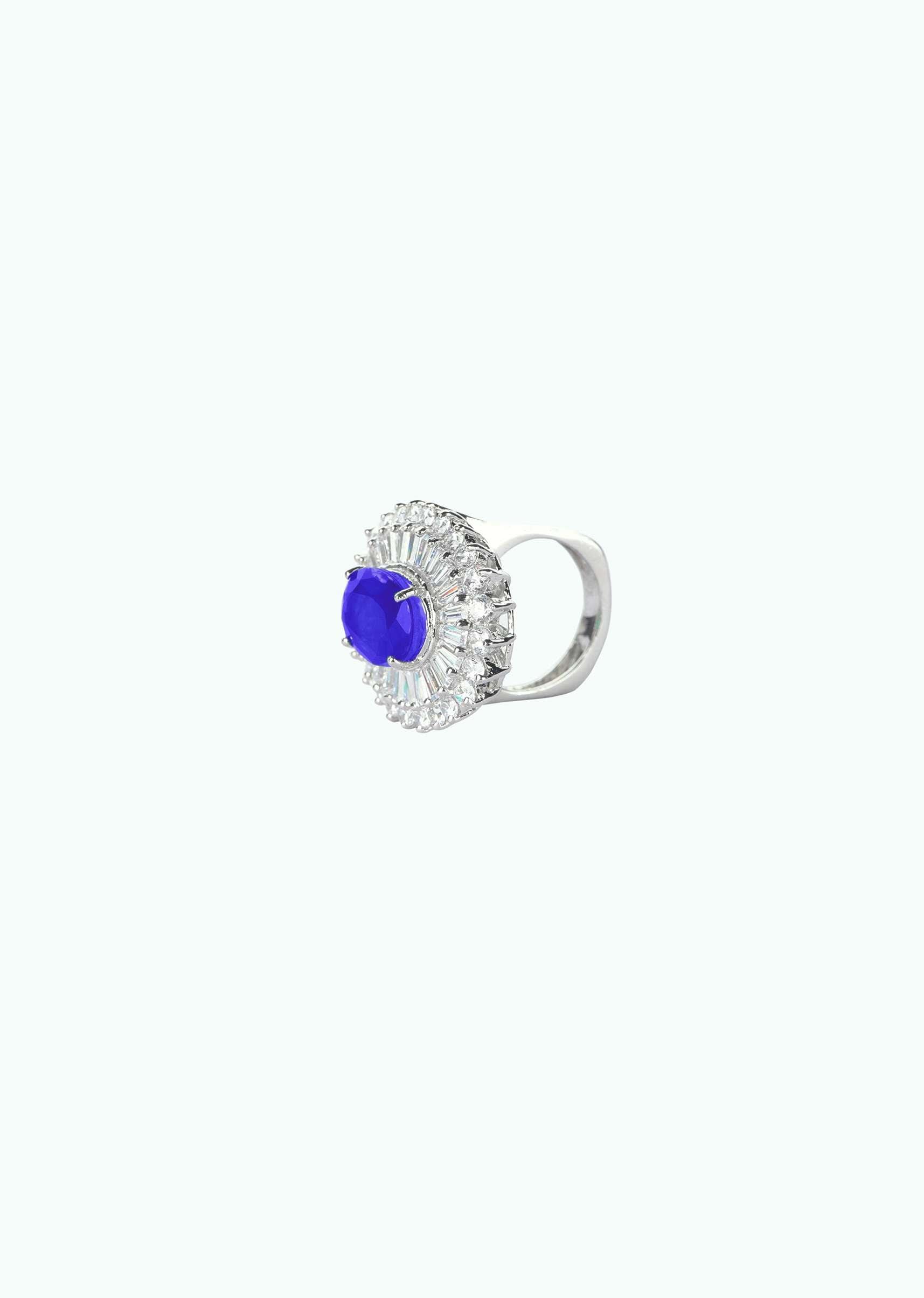 92.5 Sterling Silver Ring Studded With A Emerald And Faux Diamonds - Image 16