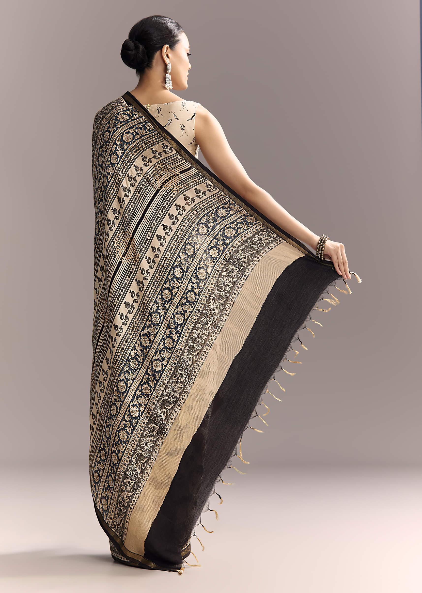 Beige Linen Saree With Black Hand Block Ajrakh Floral Print - Image 4