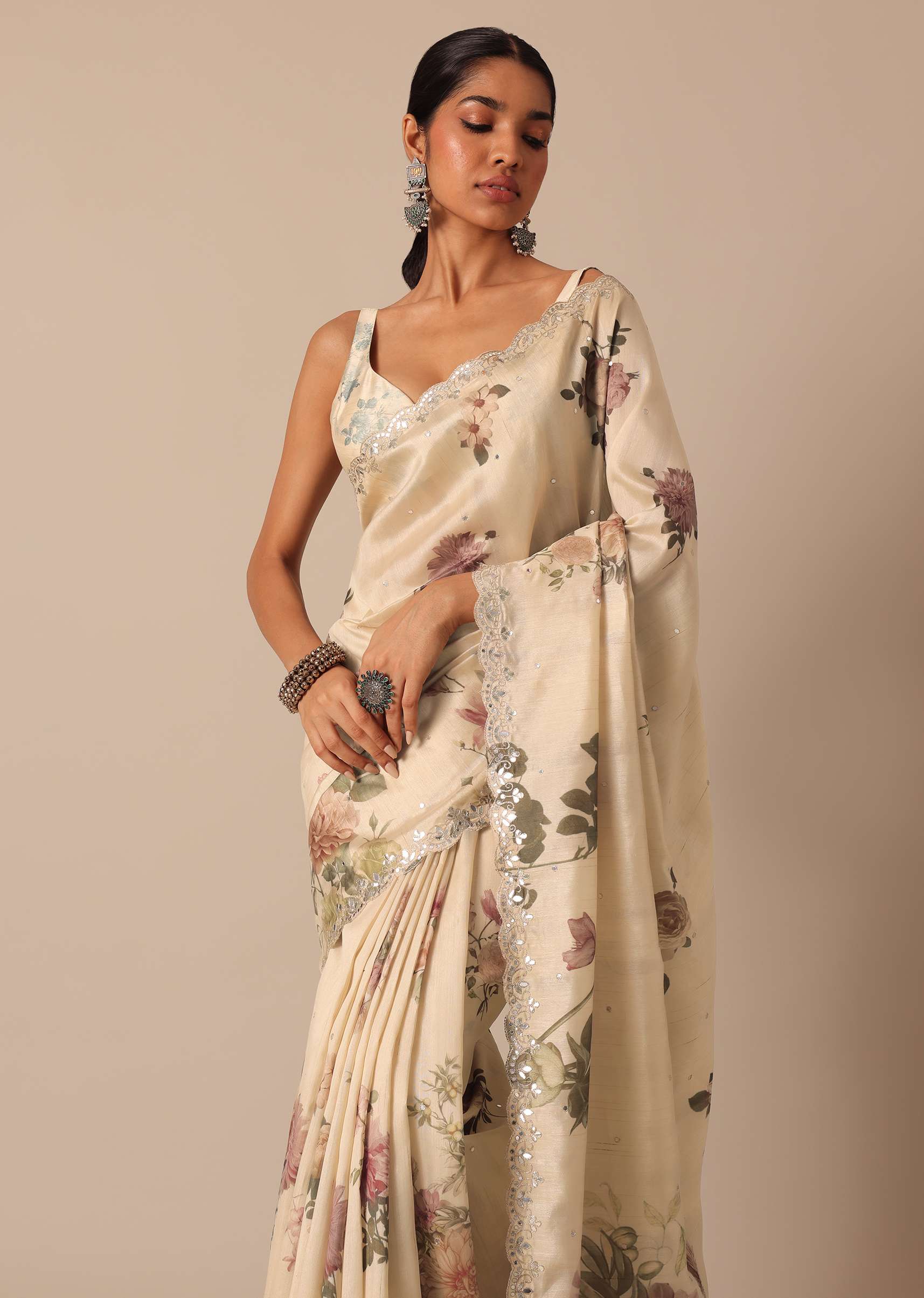 Beige Tussar Saree With Scallop Border And Unstitched Blouse Piece - Image 2