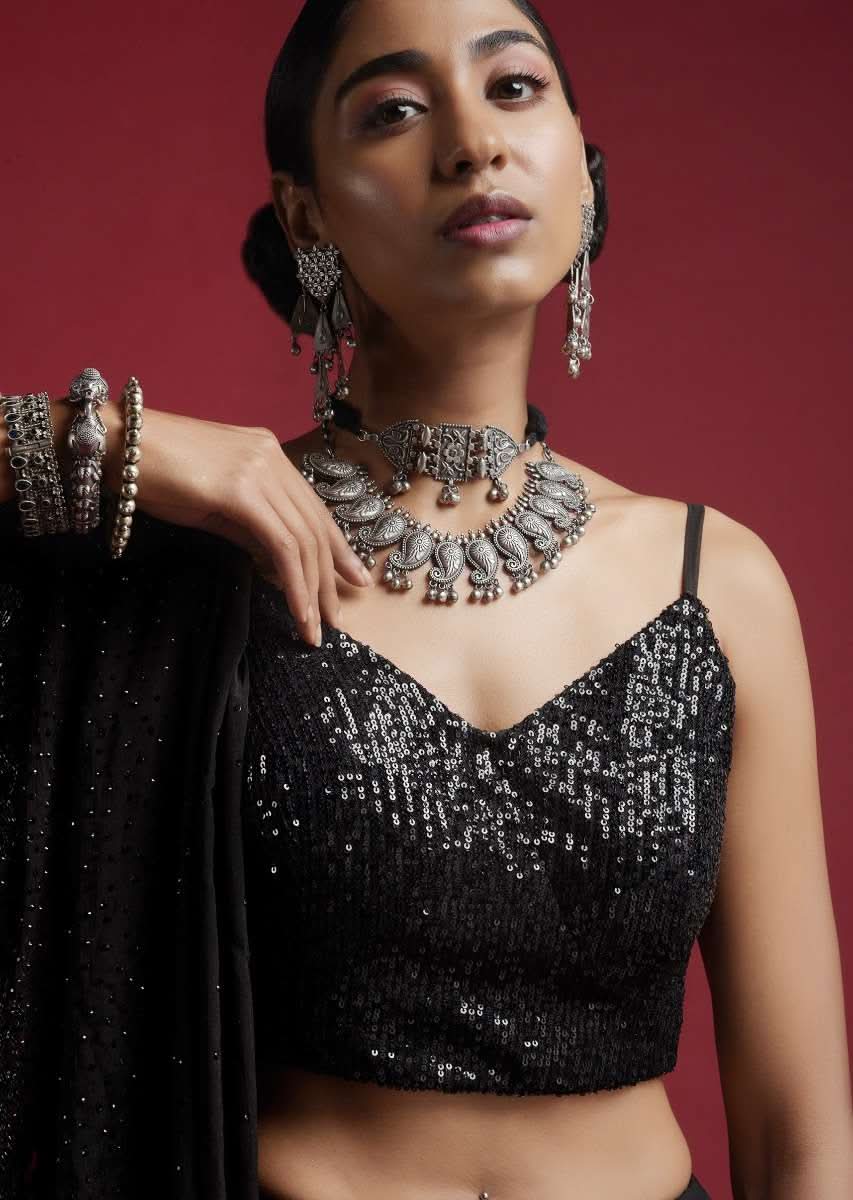 Black Blouse Embellished In Sequins With Strap Sleeves And V Neckline - Image 4