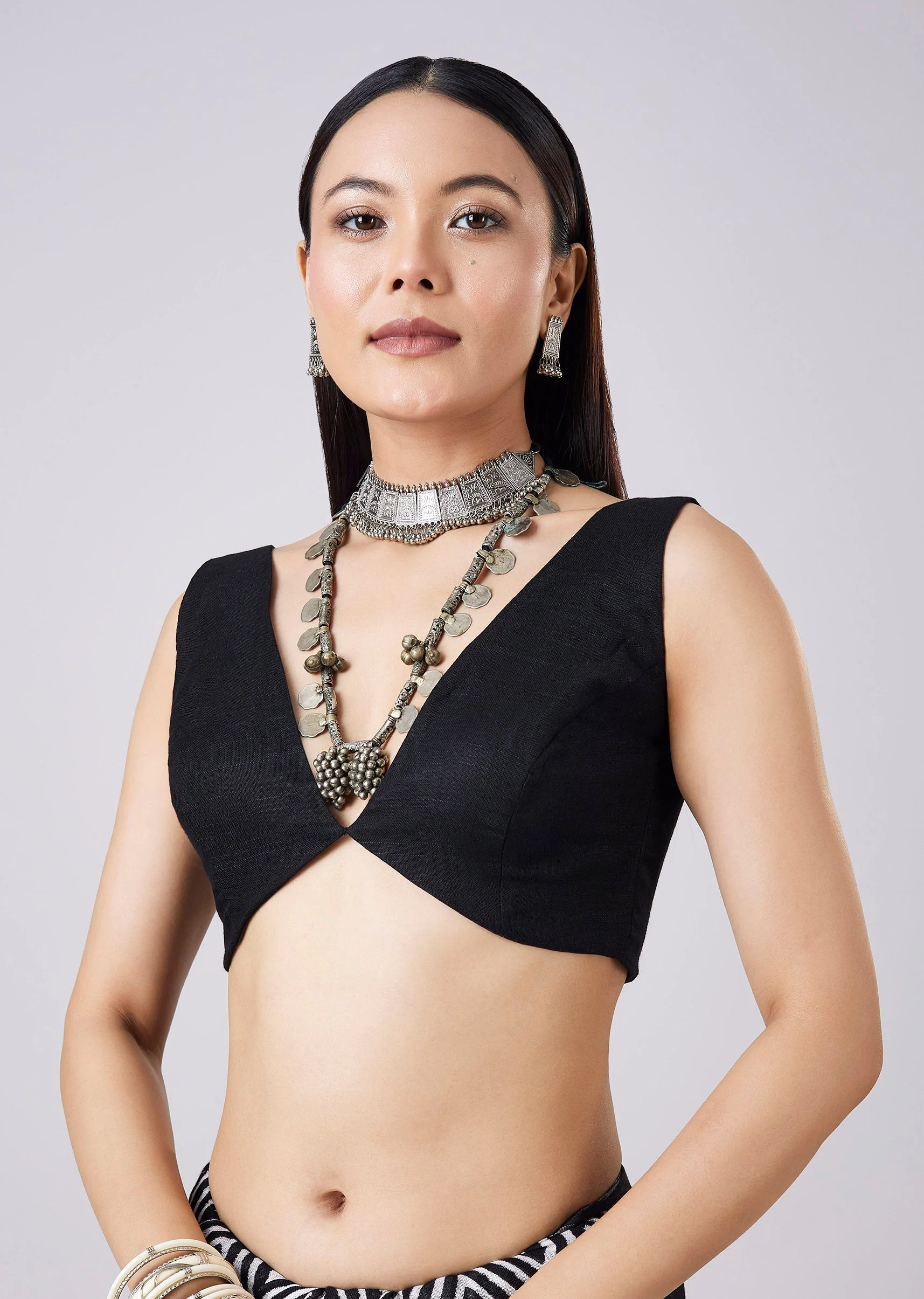 Black Canvas Hand Painted Saree with Blouse - Image 7