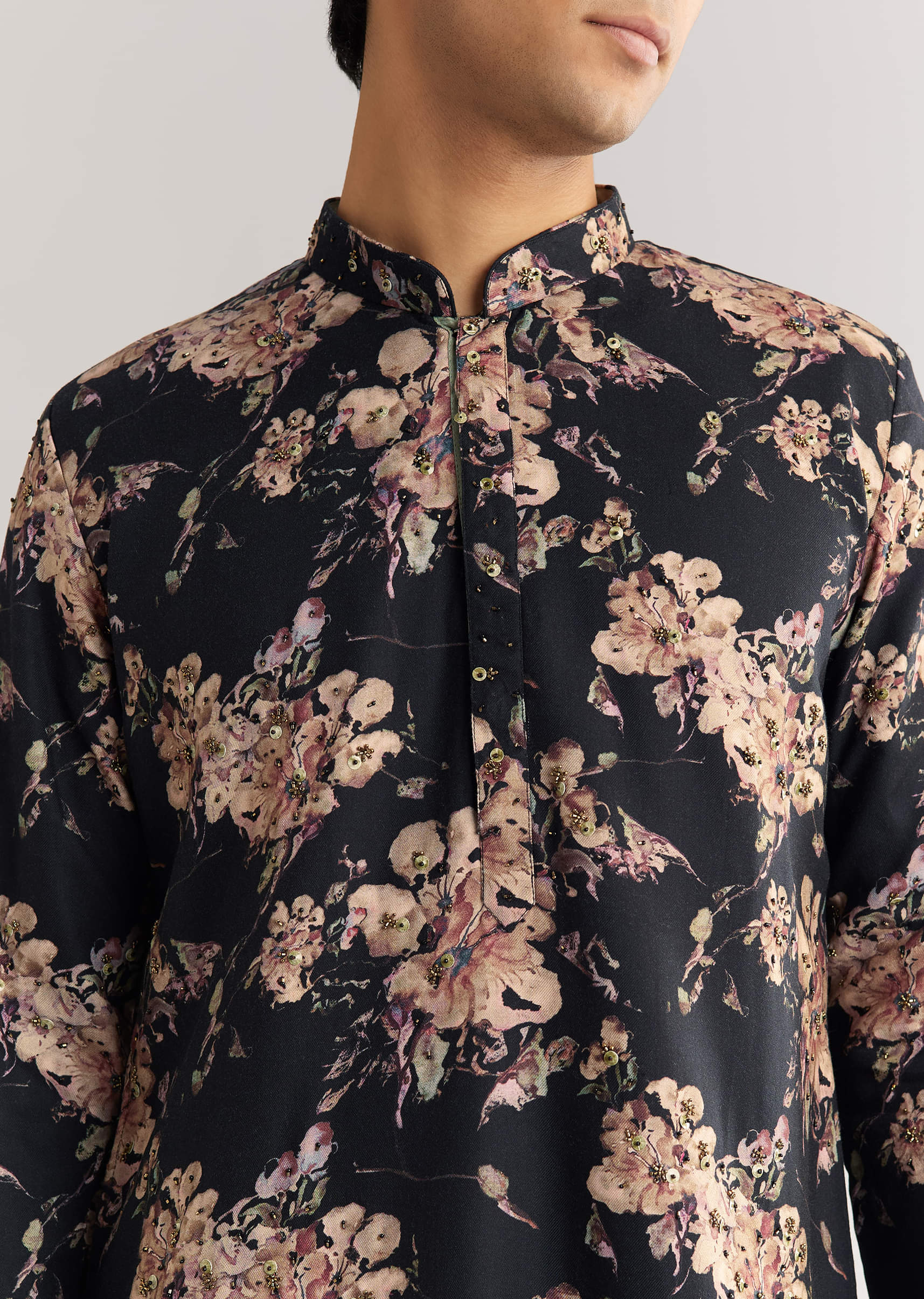 Black Pashmina Floral Kurta Set With Sequin And Beaded Embroidery - Image 3