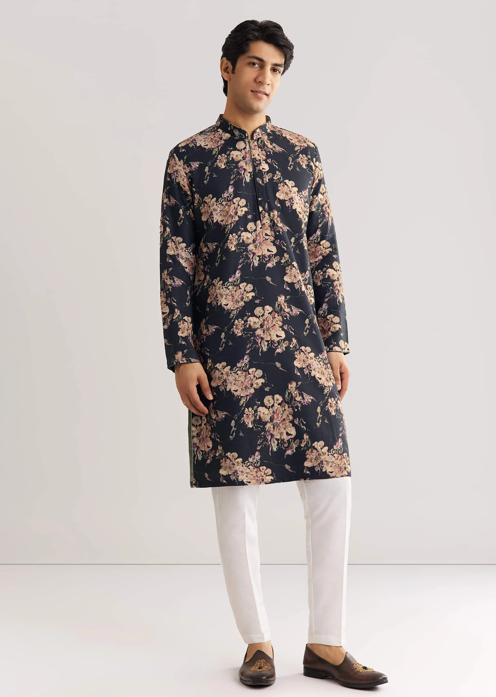 Black Pashmina Floral Kurta Set With Sequin And Beaded Embroidery - Image 4