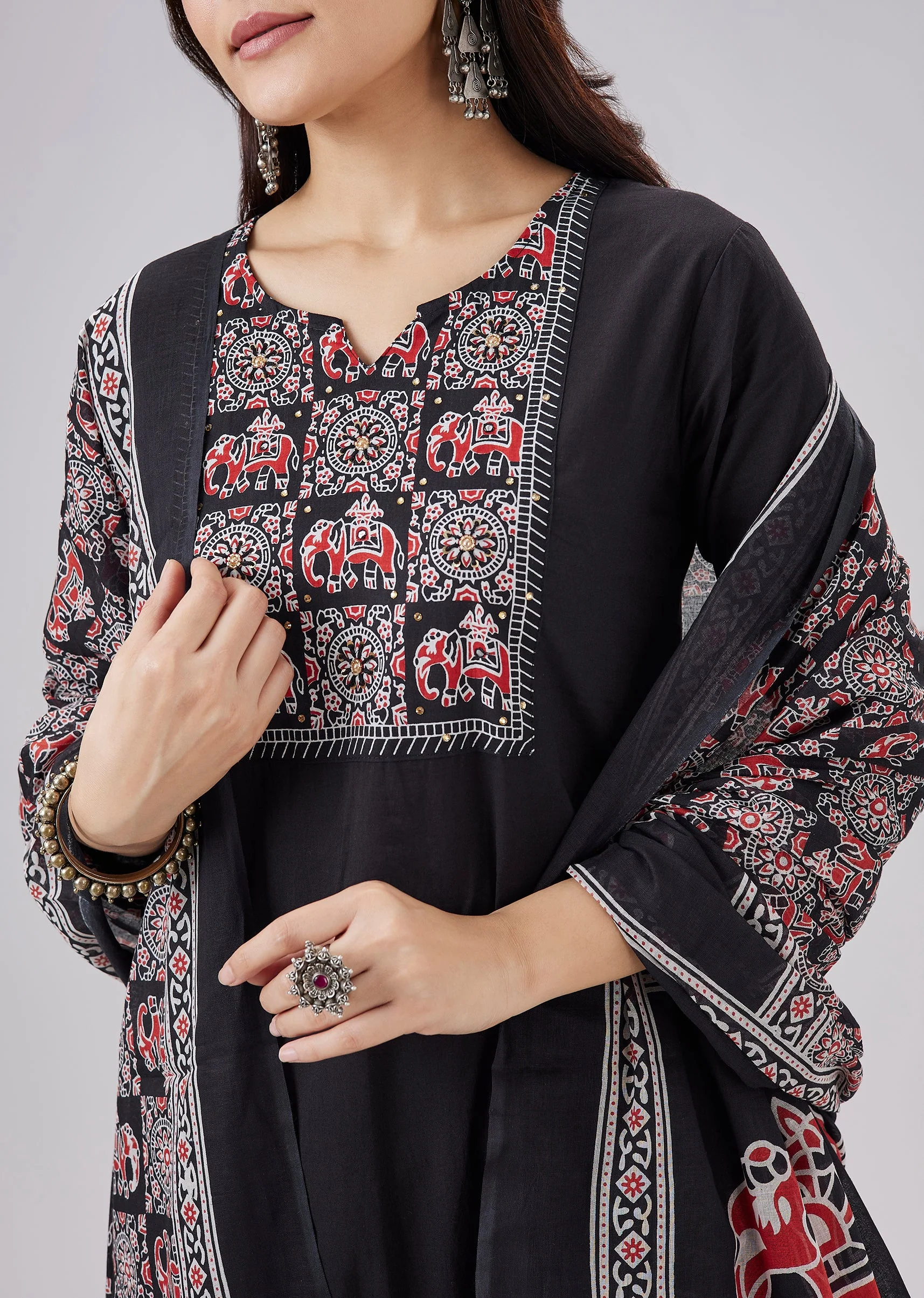 Black Printed Cotton Kurta Set With Stone And Cut Dana Work - Image 2
