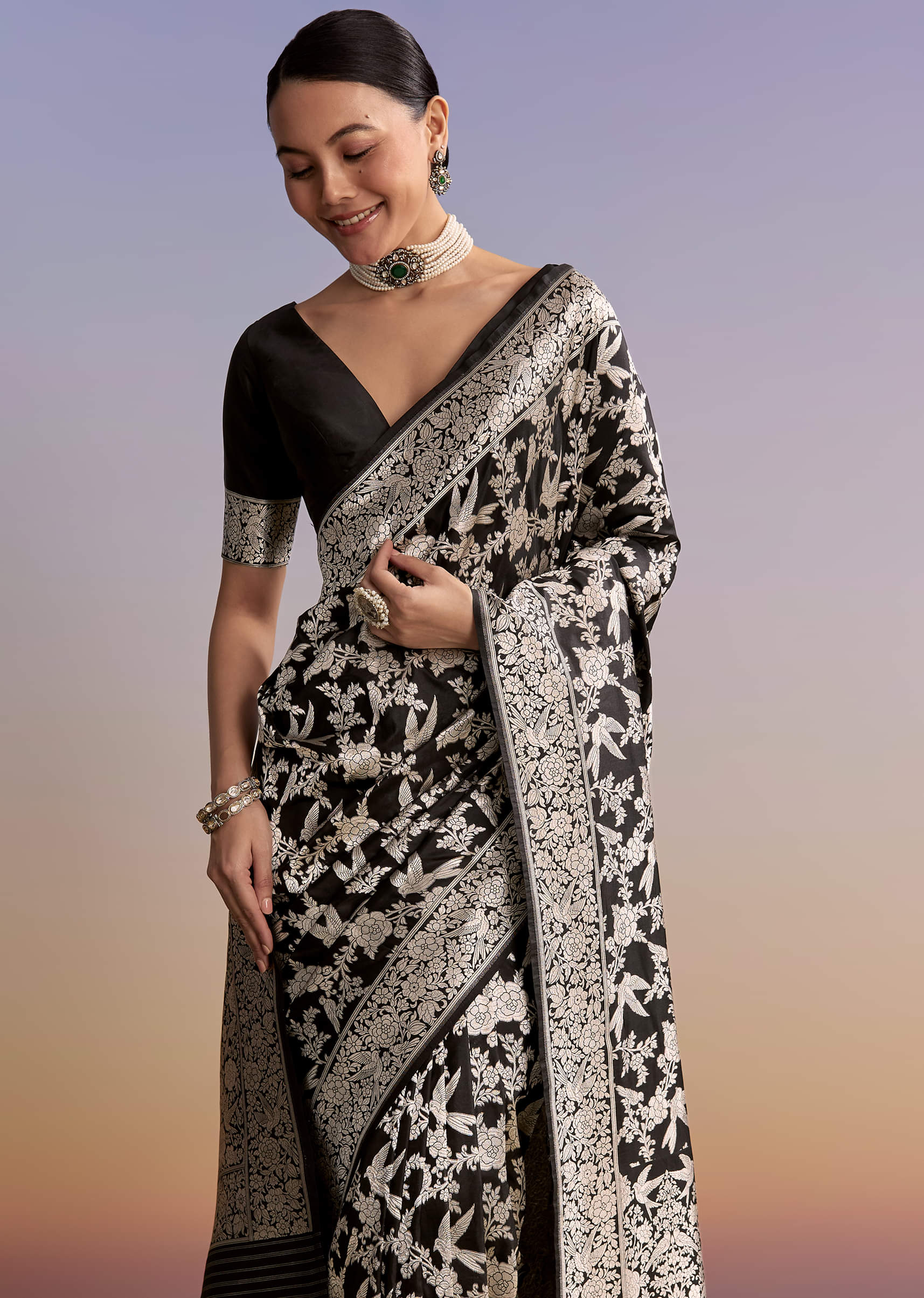 Black Silk Handwoven Banarasi Saree With Floral Zari Jaal Work - Image 5