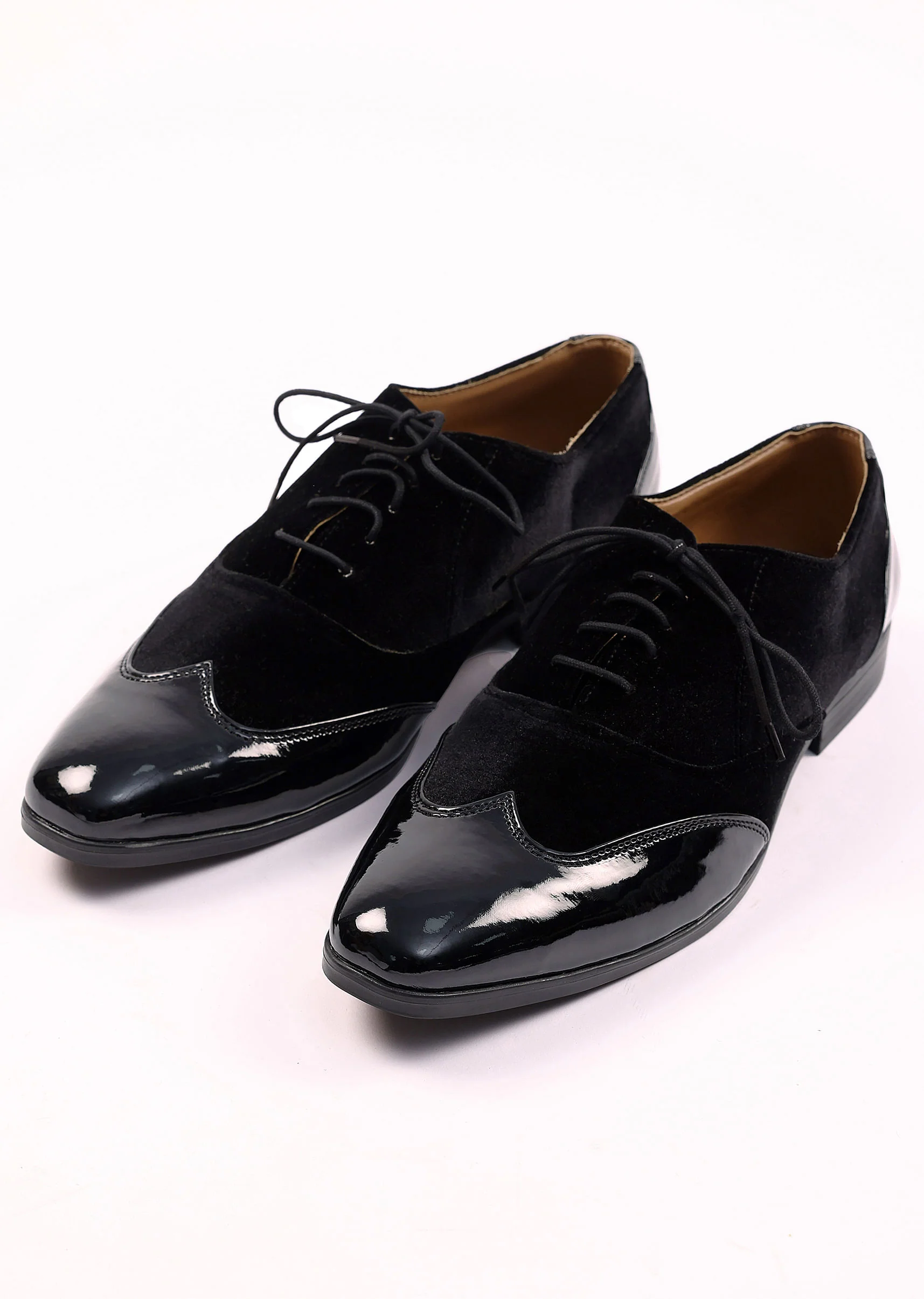 Black Velvet Jutti - Image 5