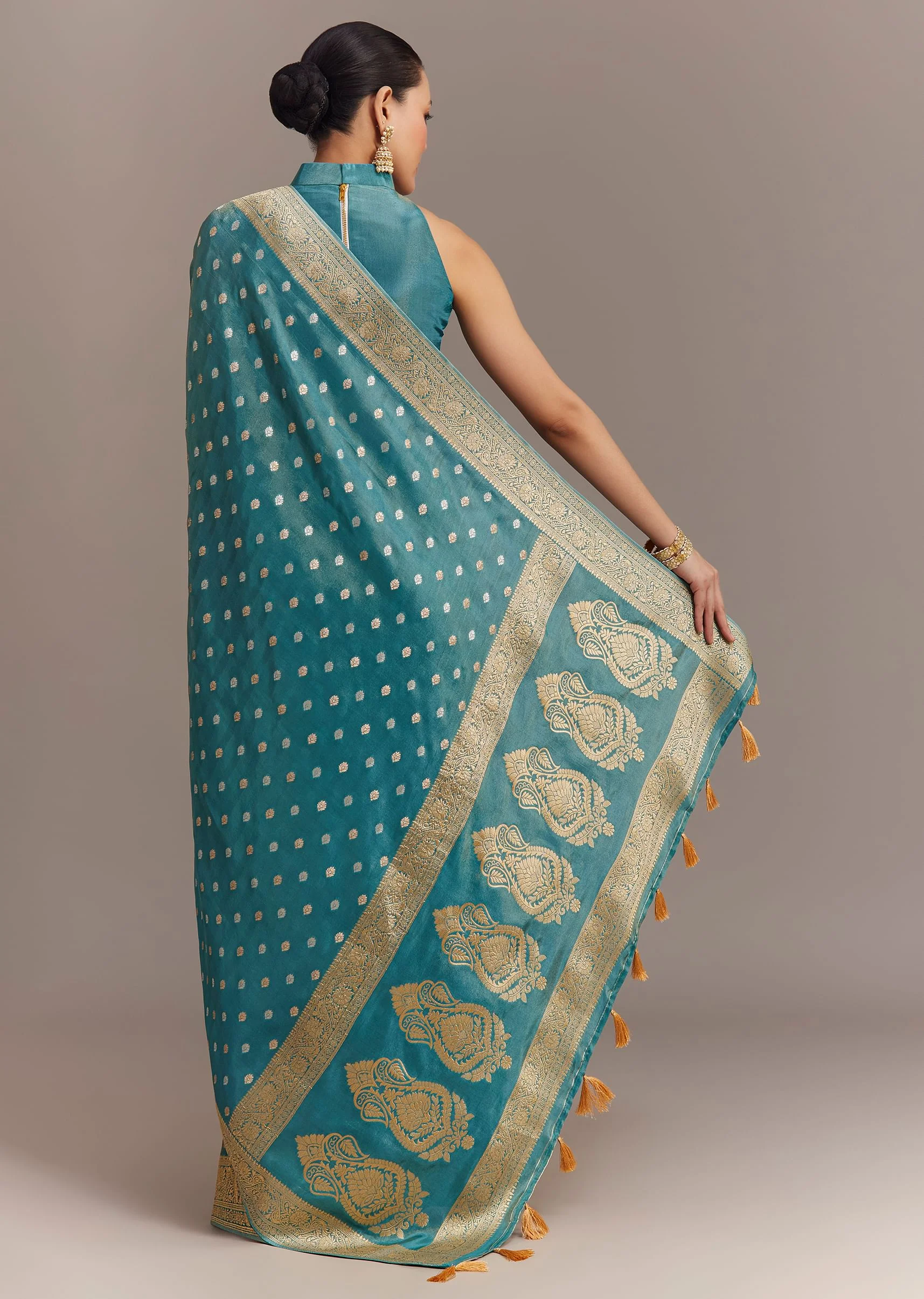 Blue Tissue Silk Saree With Zari Border Butti And Pallu - Image 4