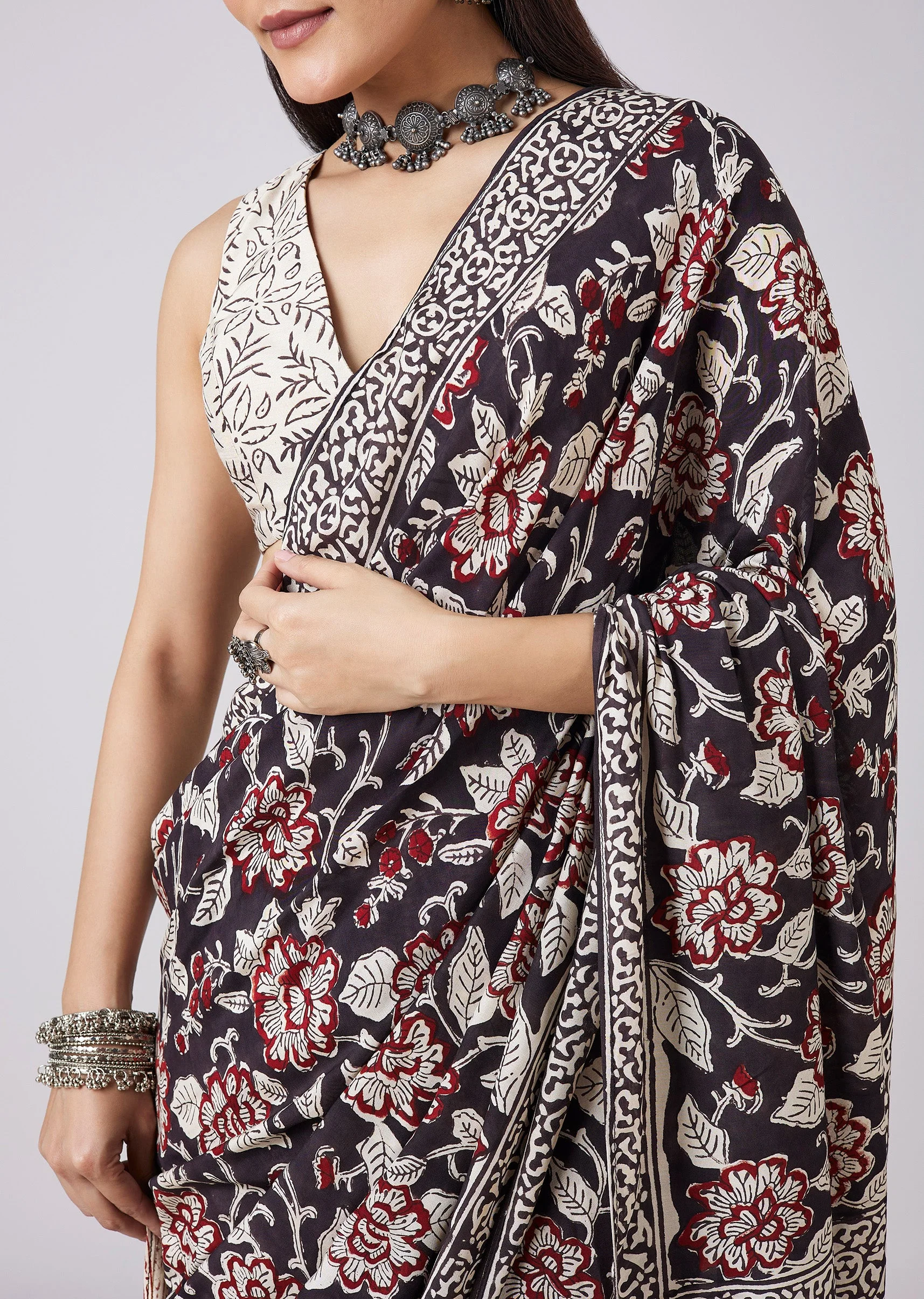 Brown Floral Hand Painted Saree with Blouse - Image 2