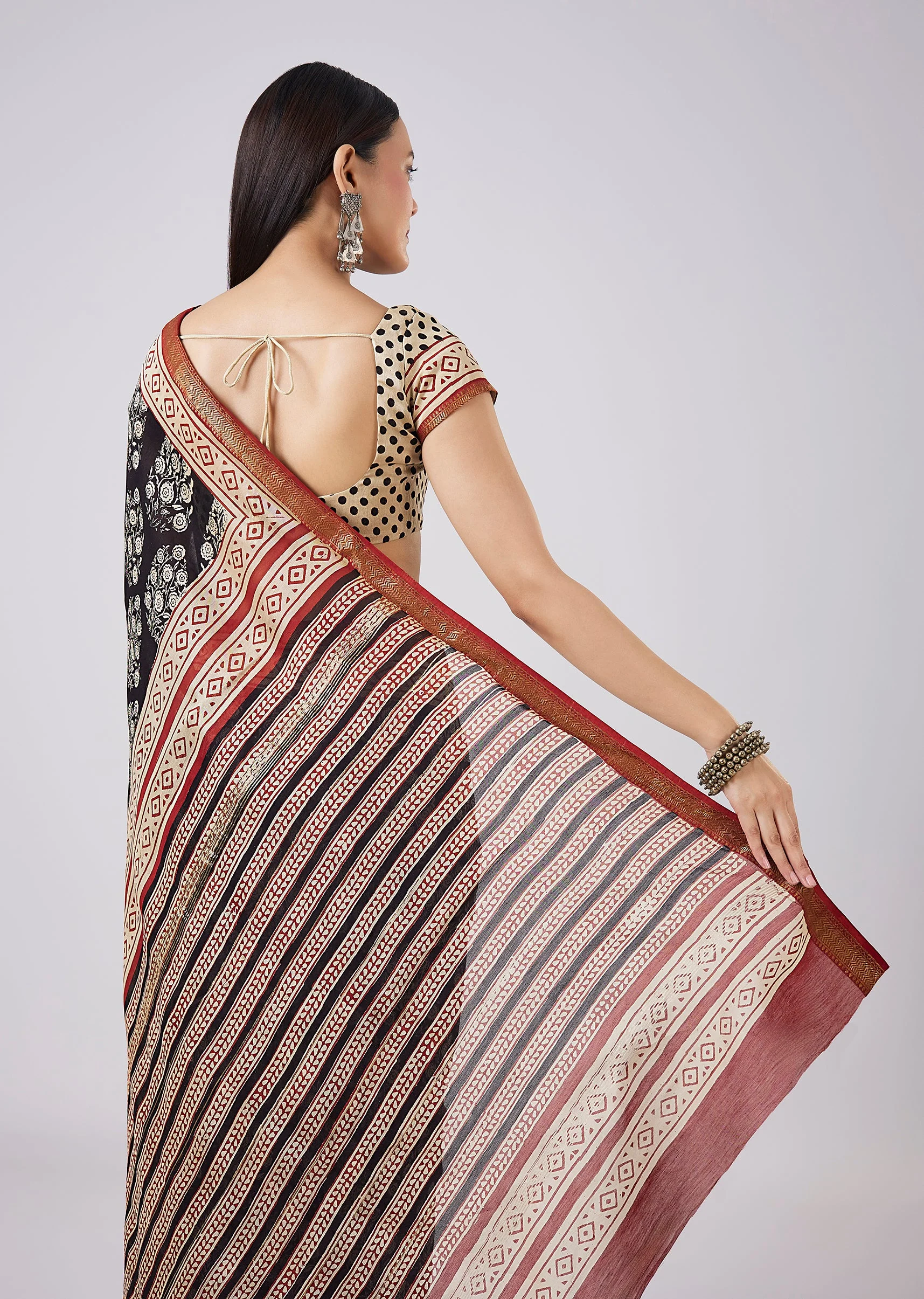 Brown Hand Painted Floral Motif Saree with Blouse - Image 6