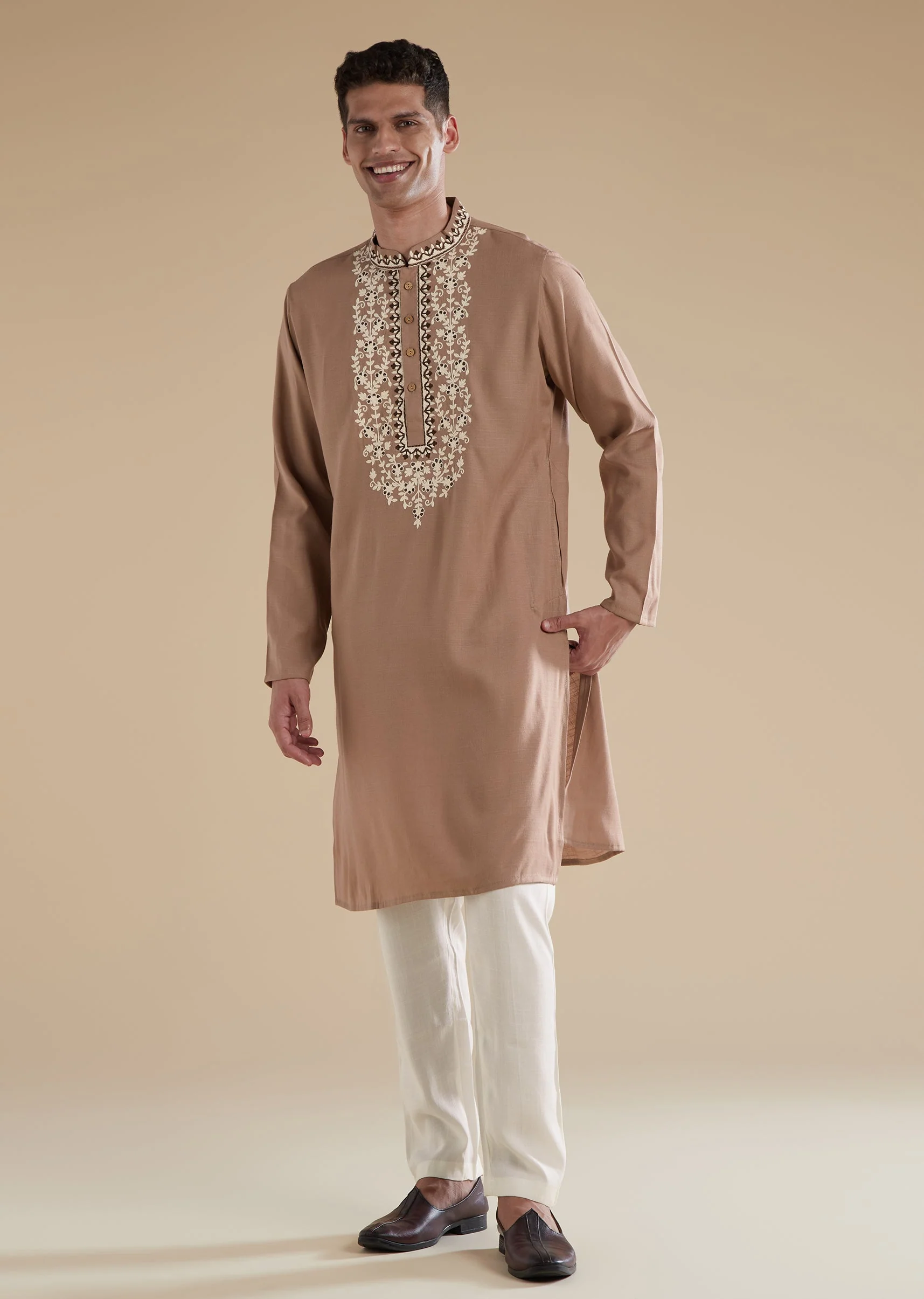 Brown Kurta Set With Thread Detail Work - Image 4