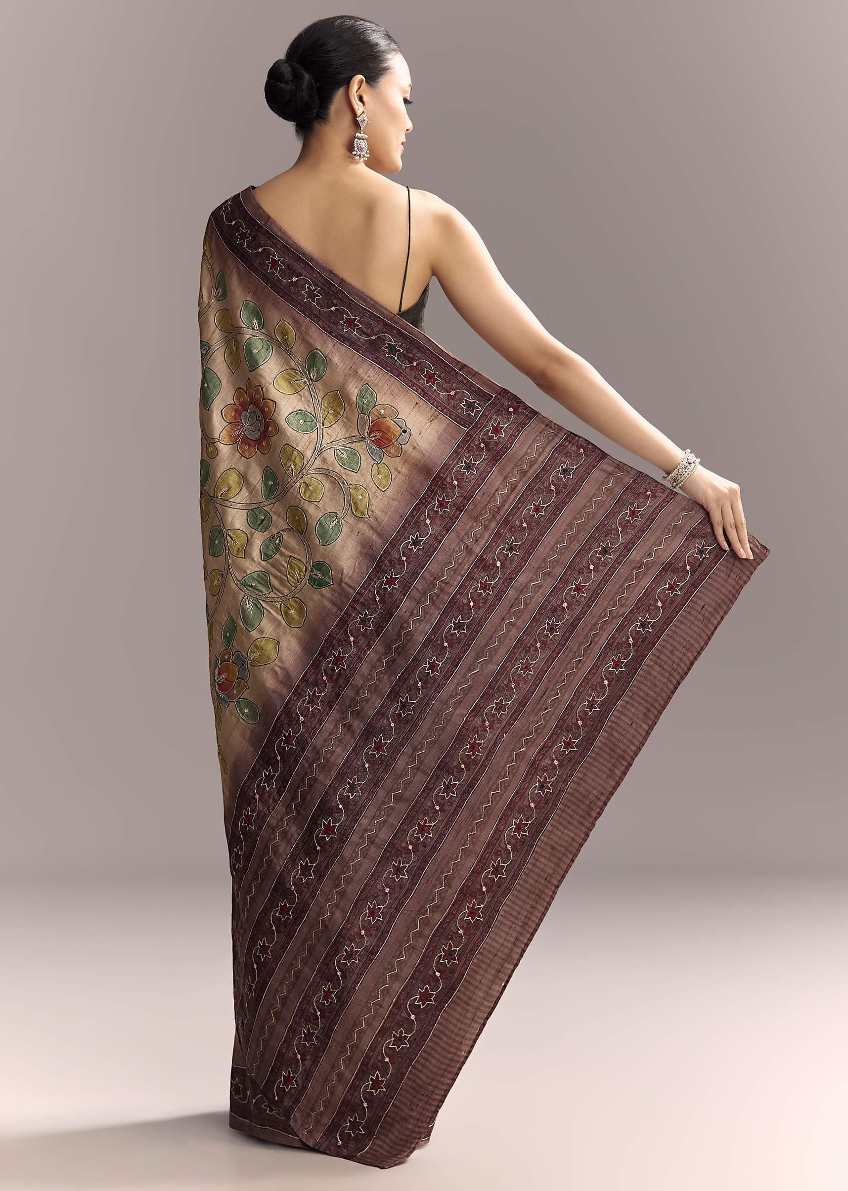 Coffee Brown Cotton Hand Painted Saree With Contrast Border - Image 4