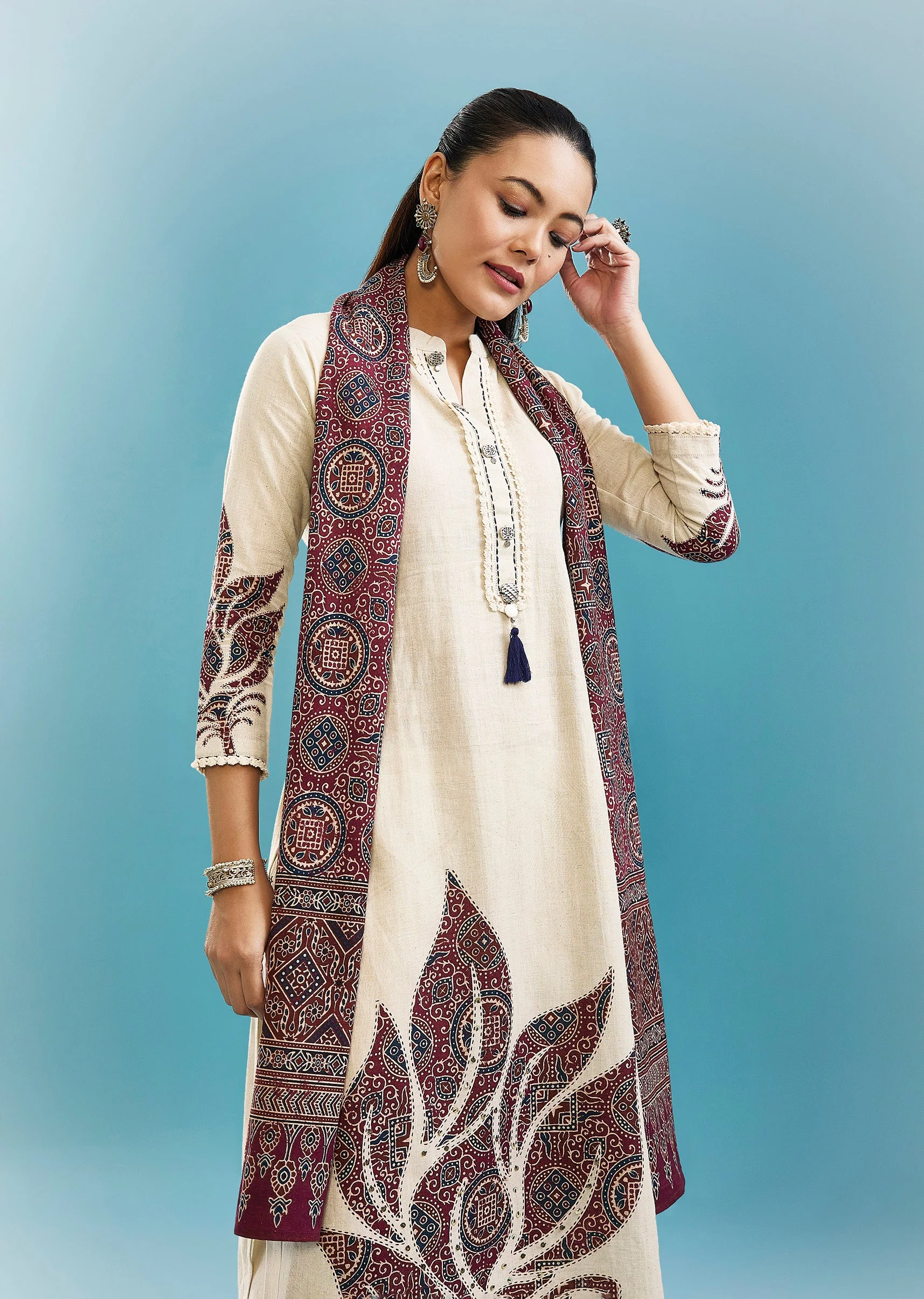 Cream And Maroon Block Print Kurta Set With Kantha And Lace Work - Image 4