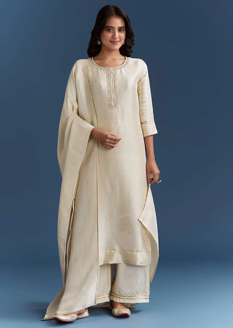 White Banarasi Tissue Kurta Set With Zardosi Neckline - Image 4