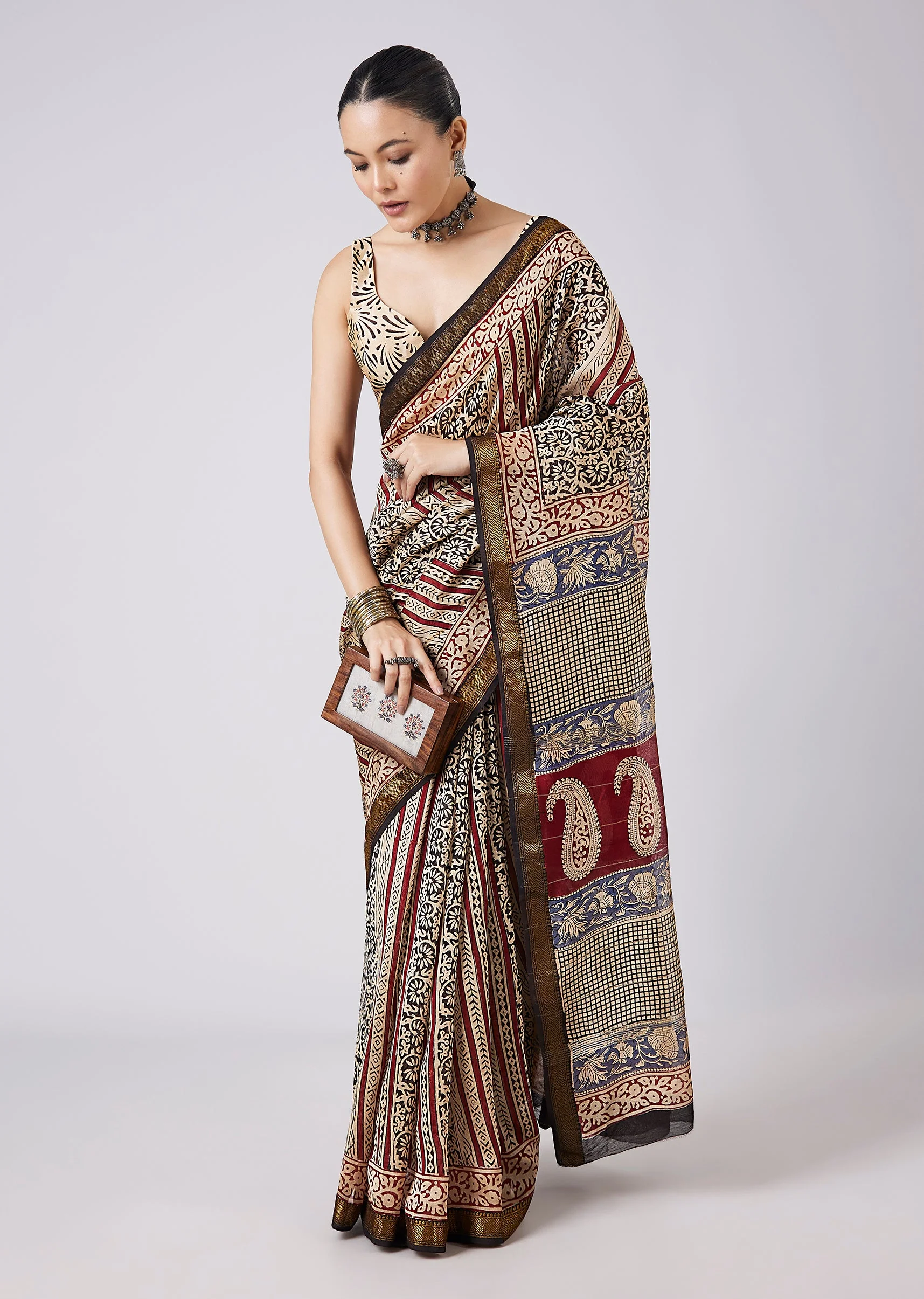 Cream Block Print Motif Saree with Unstitched Blouse - Image 3