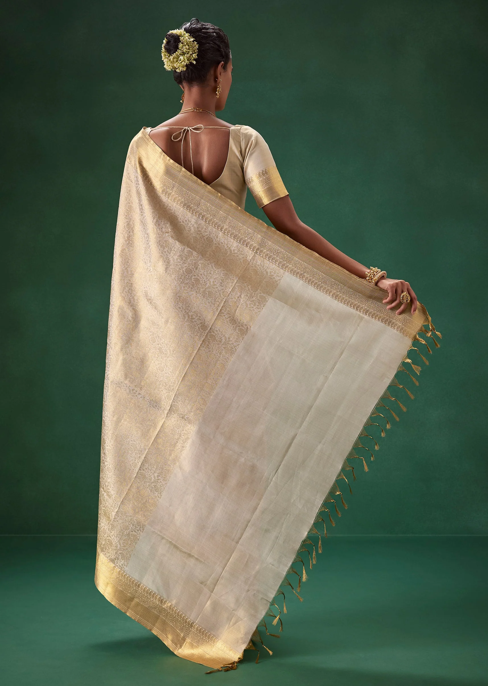 Cream Bridal Kanjivaram Floral Weave Saree with Unstitched Blouse - Image 2