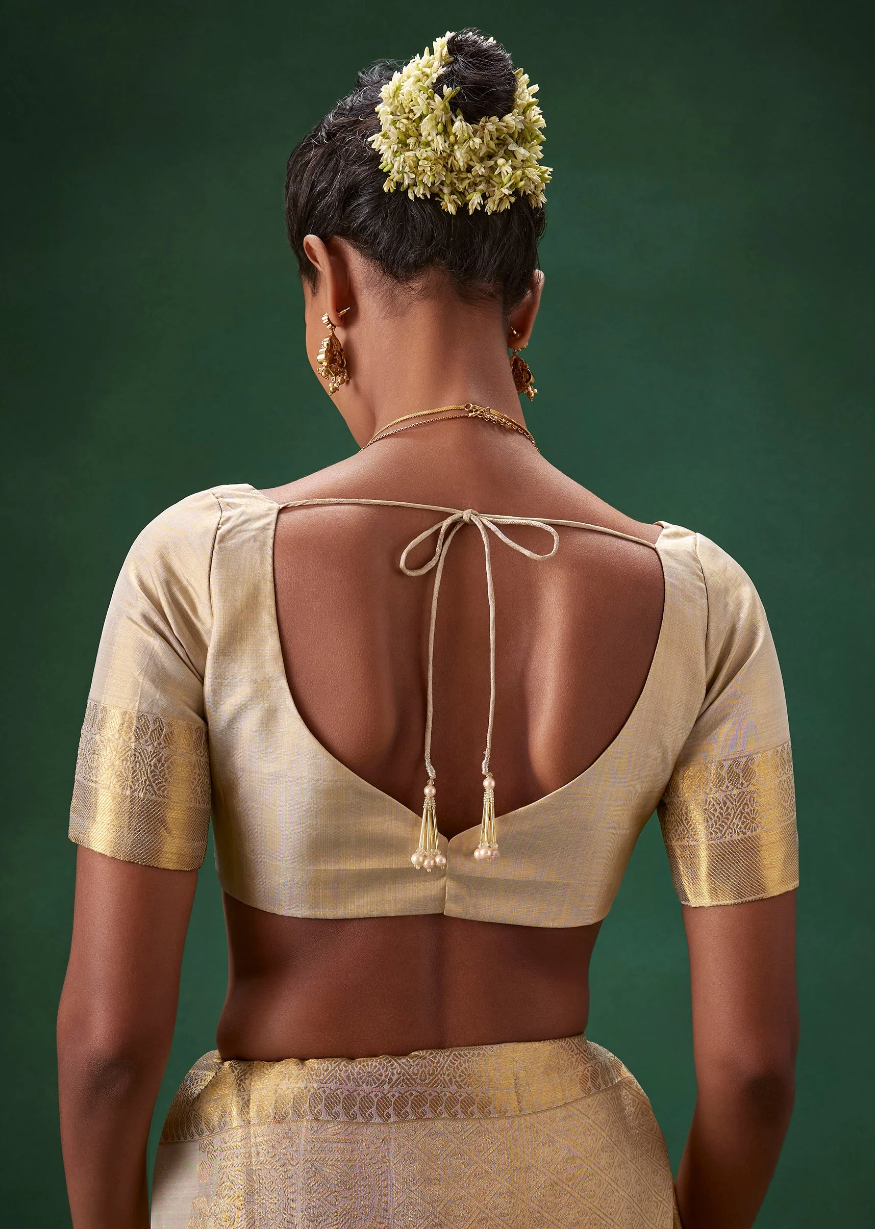 Cream Bridal Kanjivaram Floral Weave Saree with Unstitched Blouse - Image 8