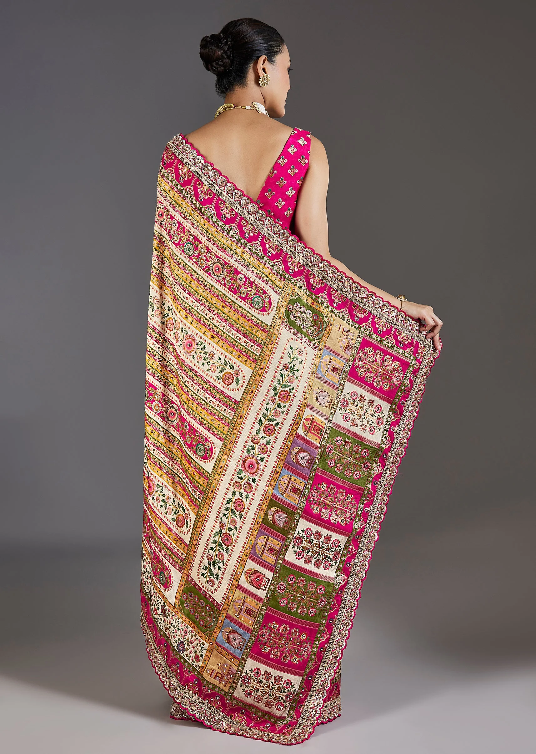 Cream Dola Silk Floral Printed Saree - Image 4