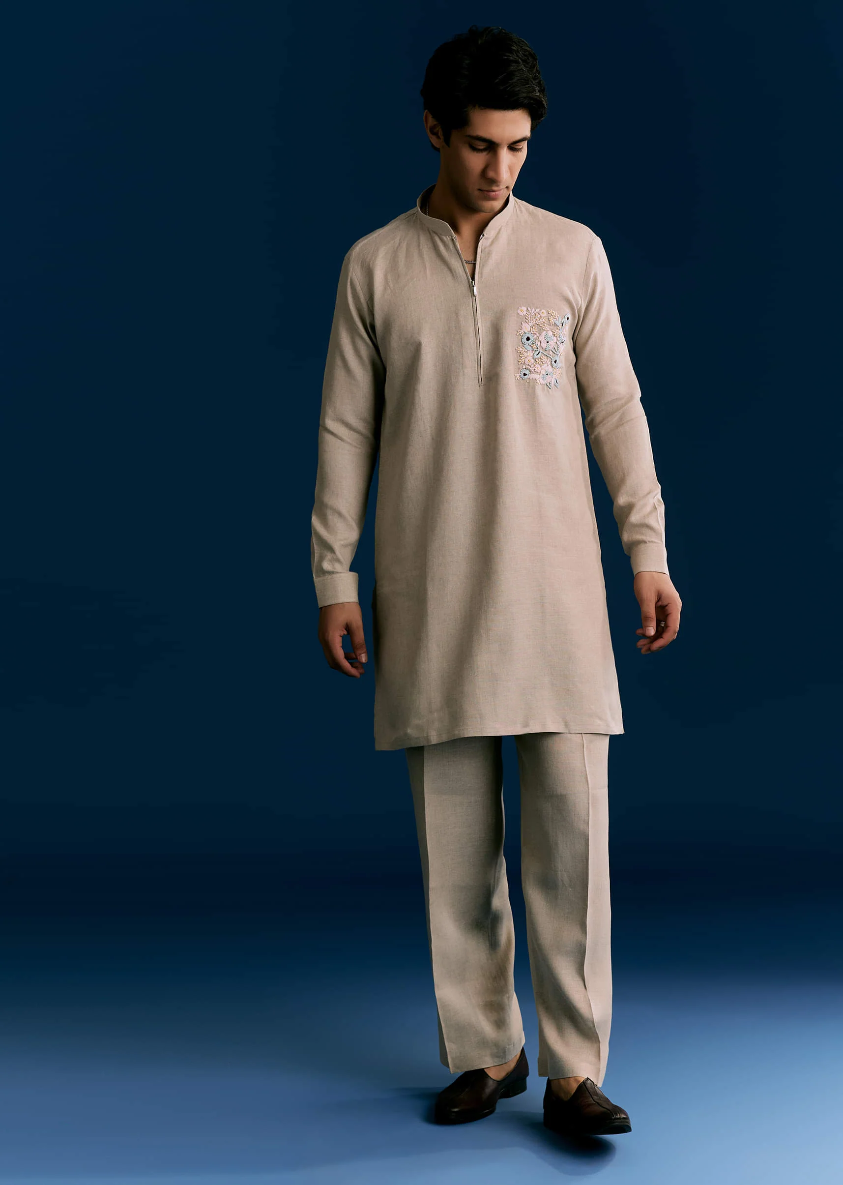 Cream Linen Kurta Set With Embroidery - Image 4