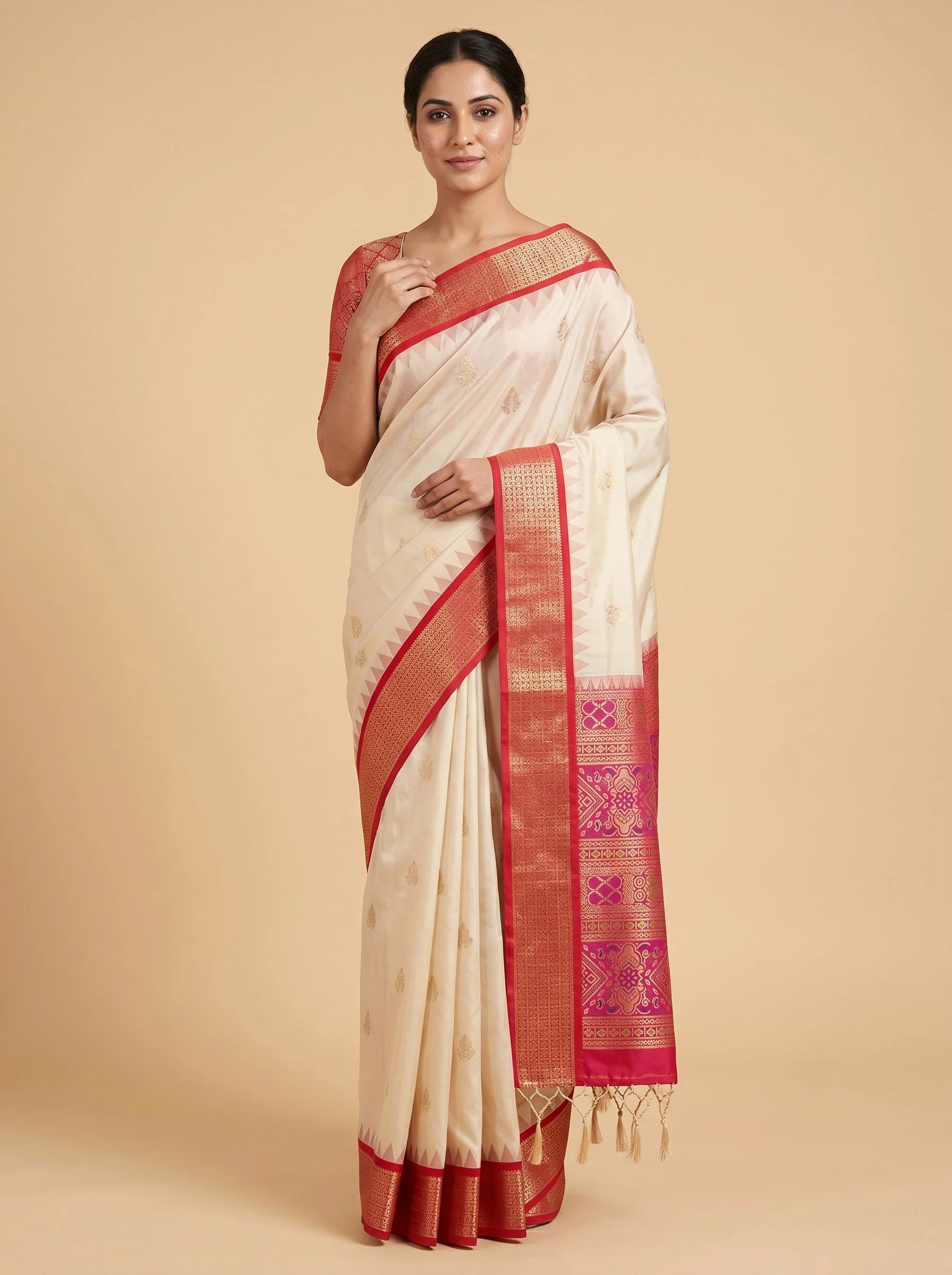 Cream Subtle Elegance Handloom Saree