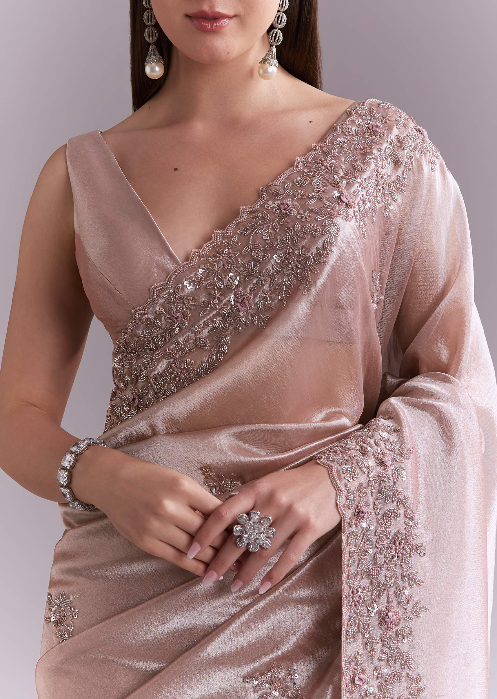 Dusty Pink Tissue Saree With Floral Butti Embroidery - Image 2