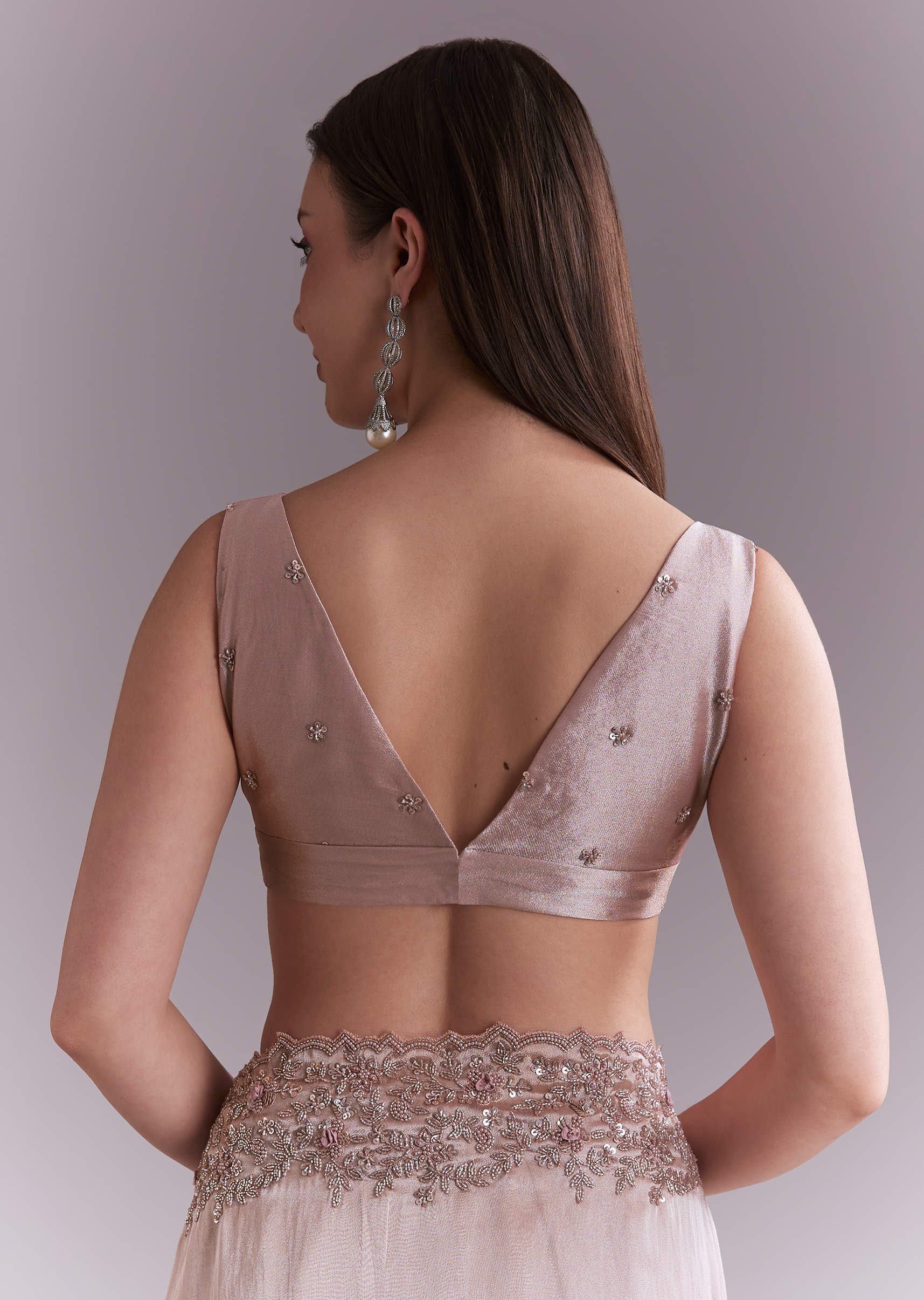 Dusty Pink Tissue Saree With Floral Butti Embroidery - Image 8