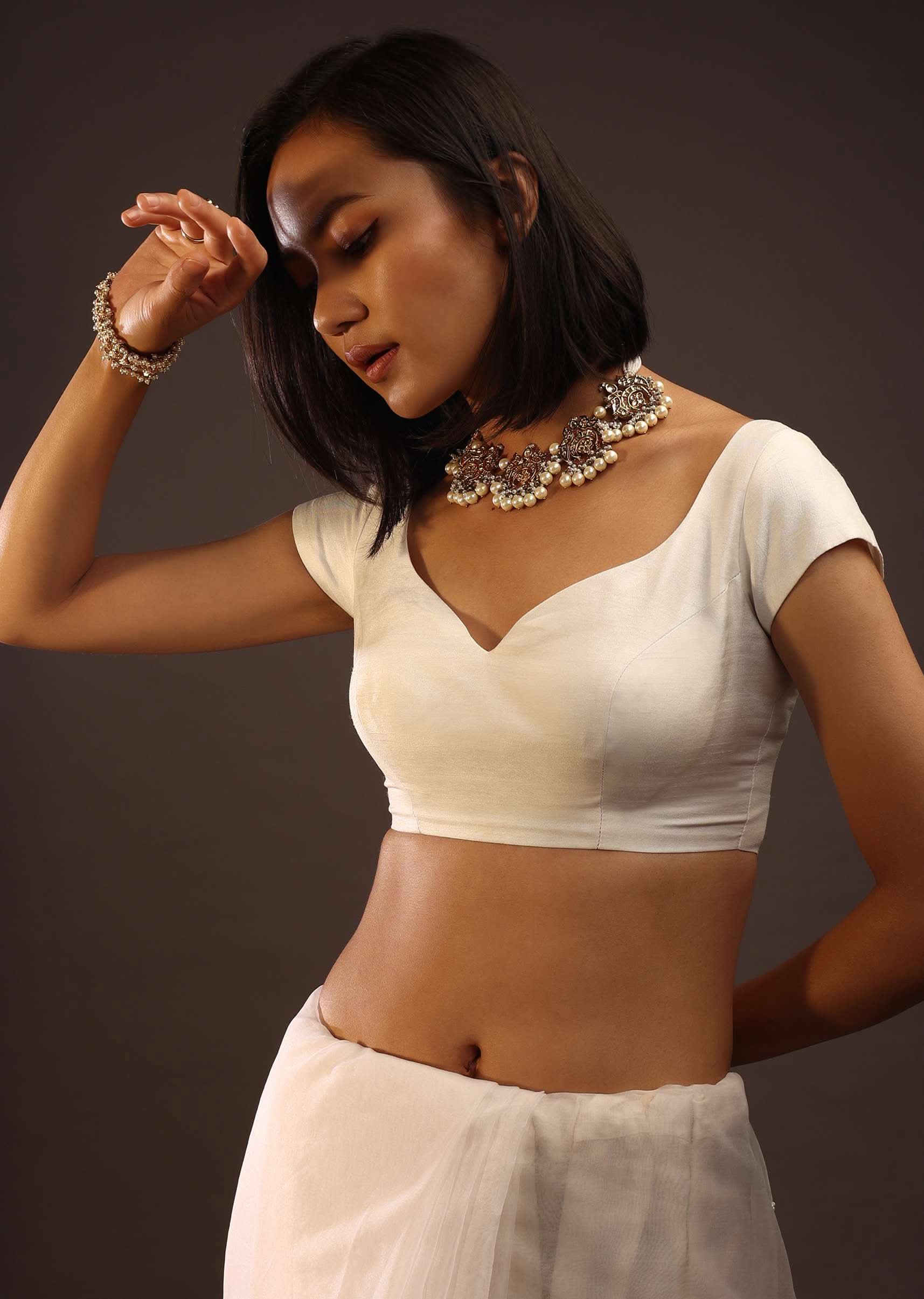 Egret White Cap Sleeves Blouse With A Sweetheart Neckline - Image 4