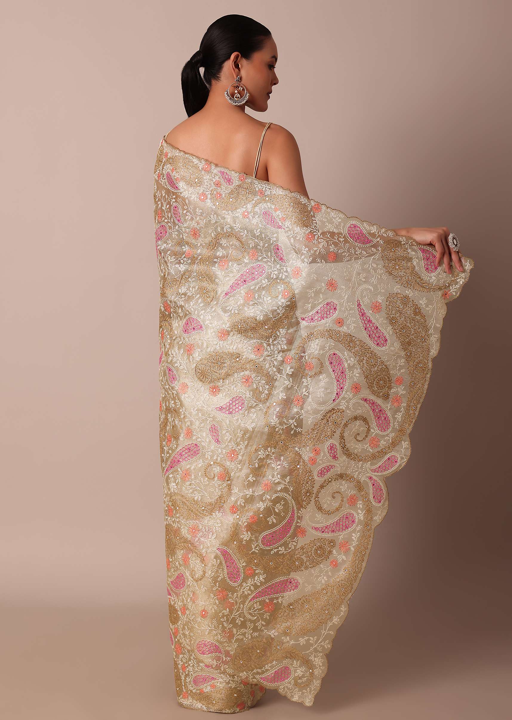 Gold Chanderi Silk Saree With Intricate Zari Embellishments - Image 6