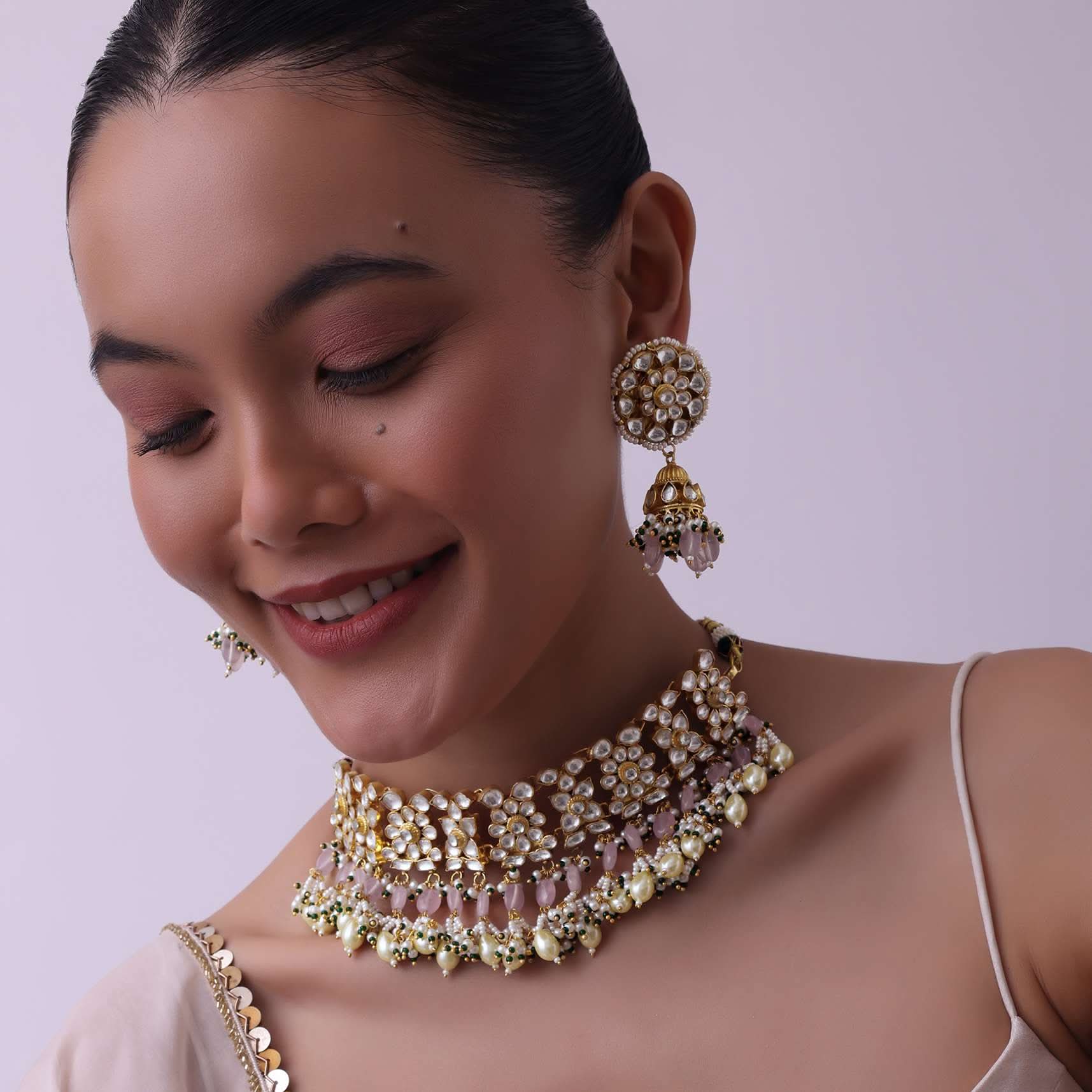 Gold Finish Choker With Pearls And Green Beads - Image 3