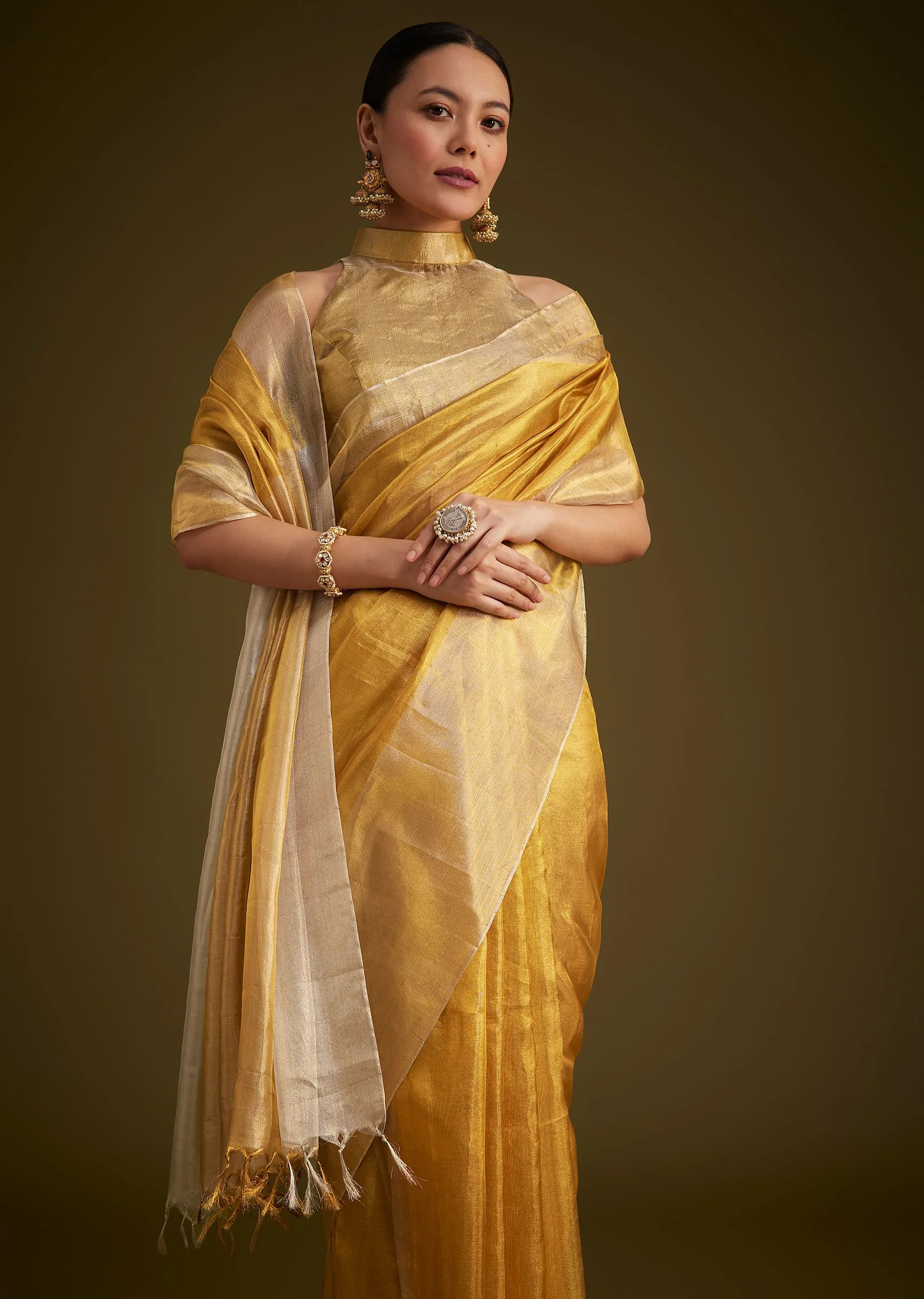 Gold Kanjivaram Silk Saree With Contrast Border And Pallu - Image 2