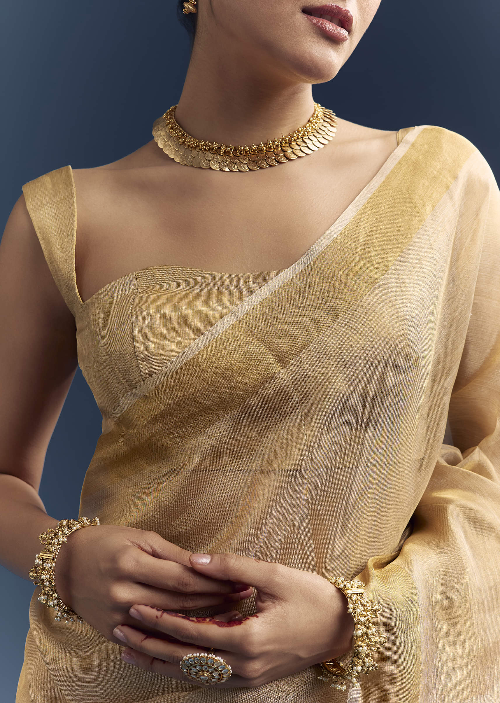 Gold Tissue Organza Woven Saree With Golden Zari Work - Image 2