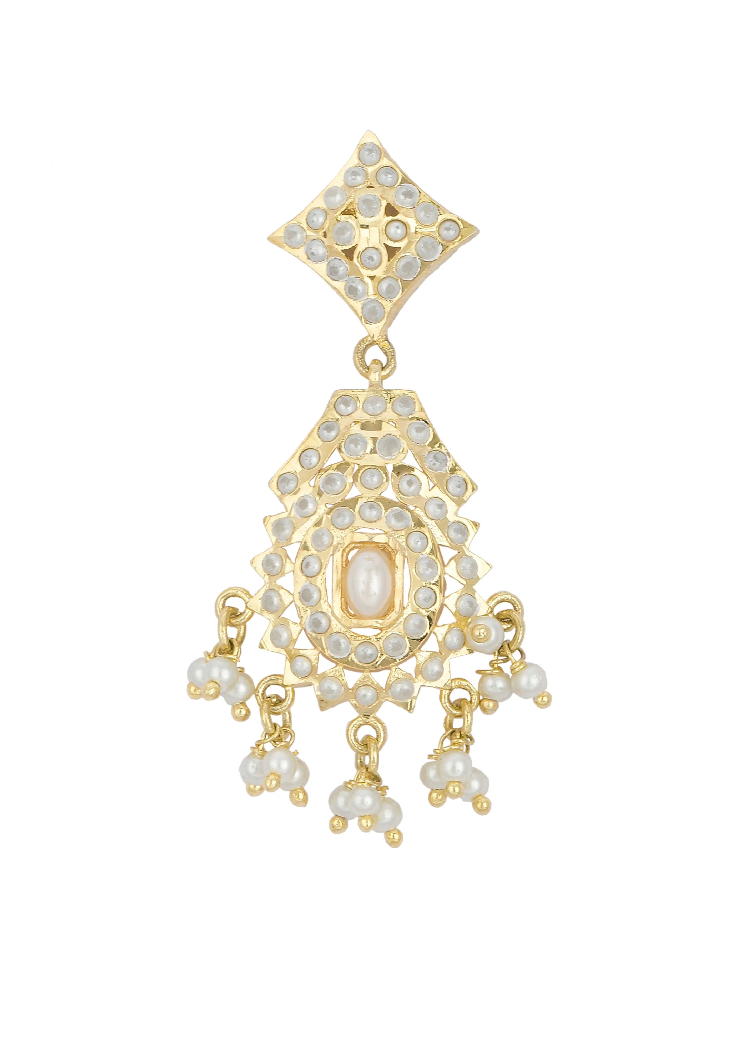 Gold Tone Kundan Choker Set With Geometric Pendant - Image 2