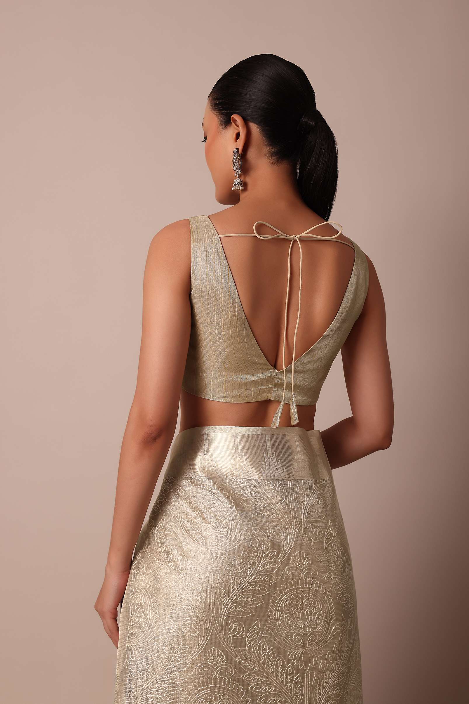 Golden Silk Saree With Exquisite Resham Thread Butti Work - Image 8