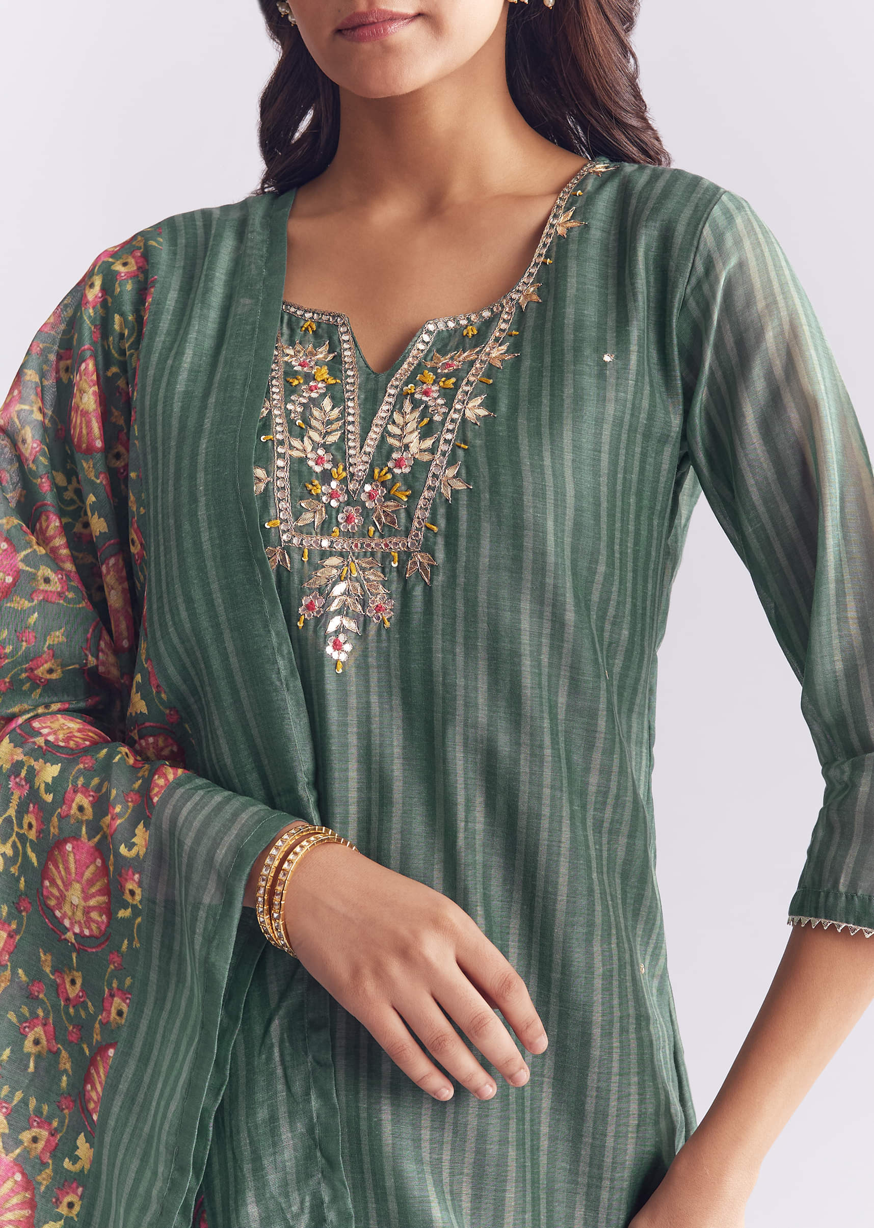 Green Chanderi Kurta Set With Stripe Print And Gota Work - Image 2