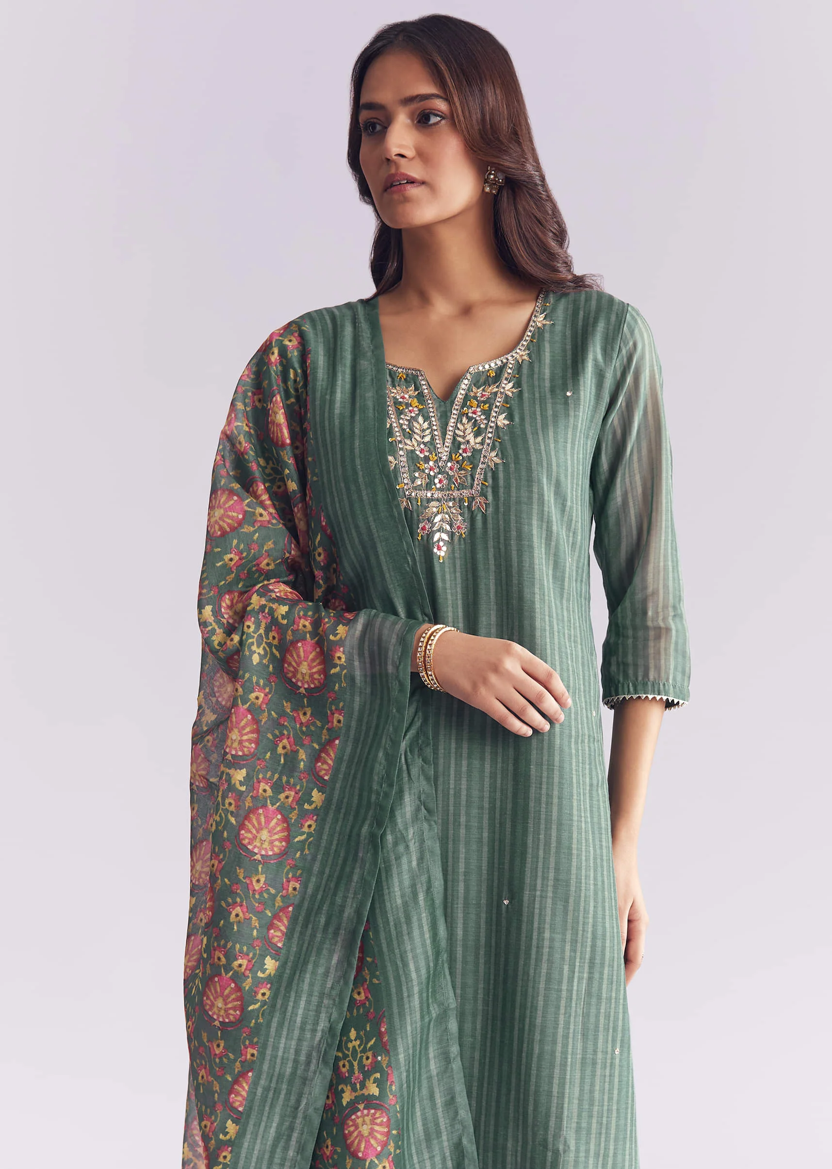 Green Chanderi Kurta Set With Stripe Print And Gota Work - Image 4