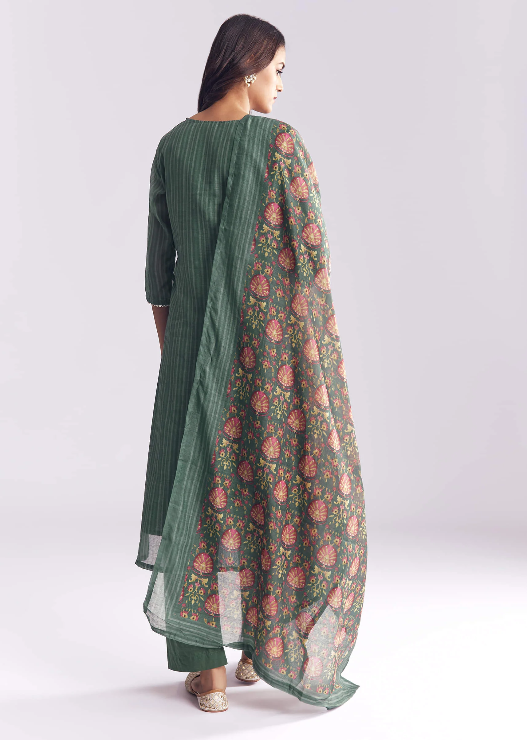 Green Chanderi Kurta Set With Stripe Print And Gota Work - Image 5