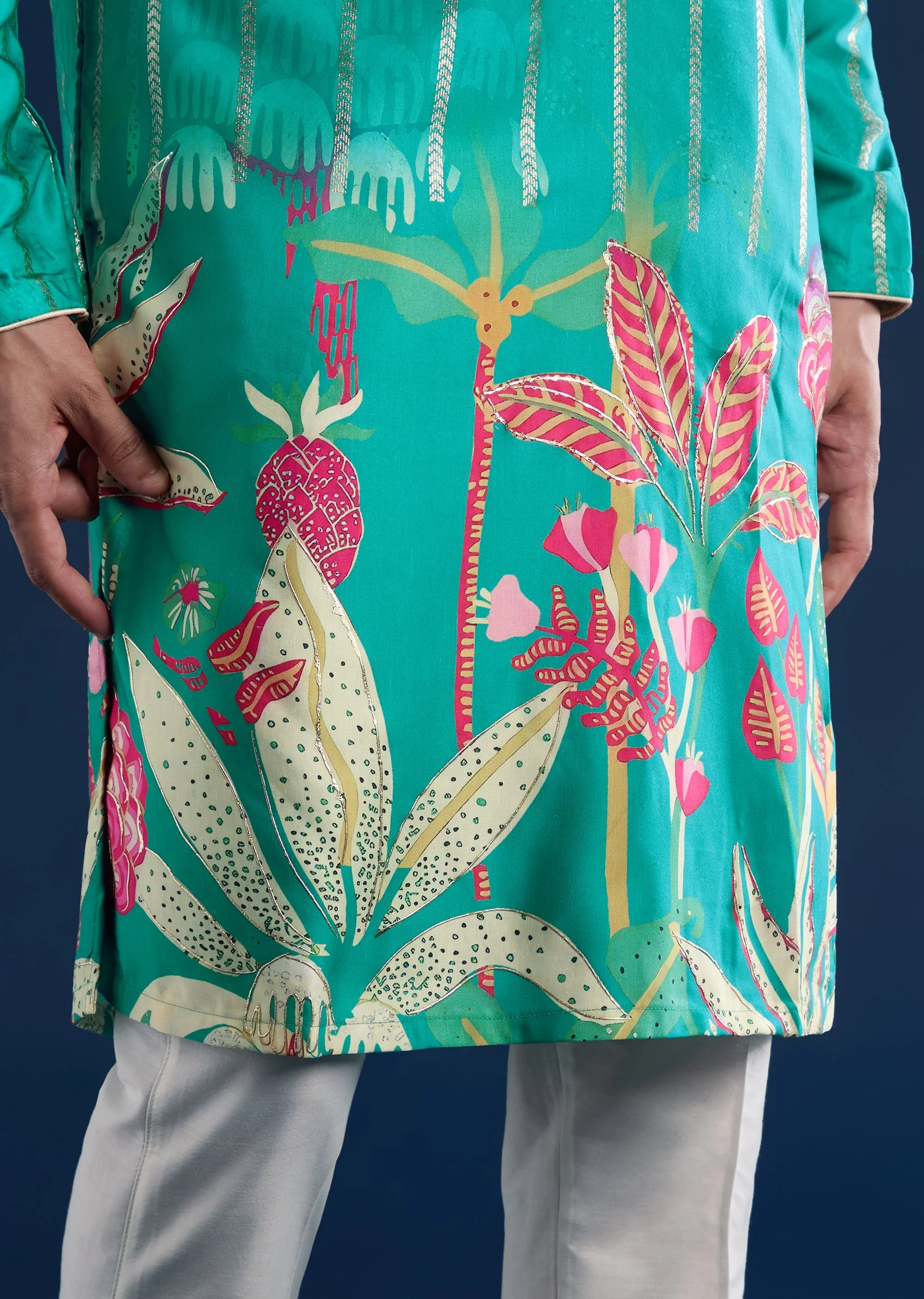 Green Festive Kurta Set With Floral Prints - Image 2