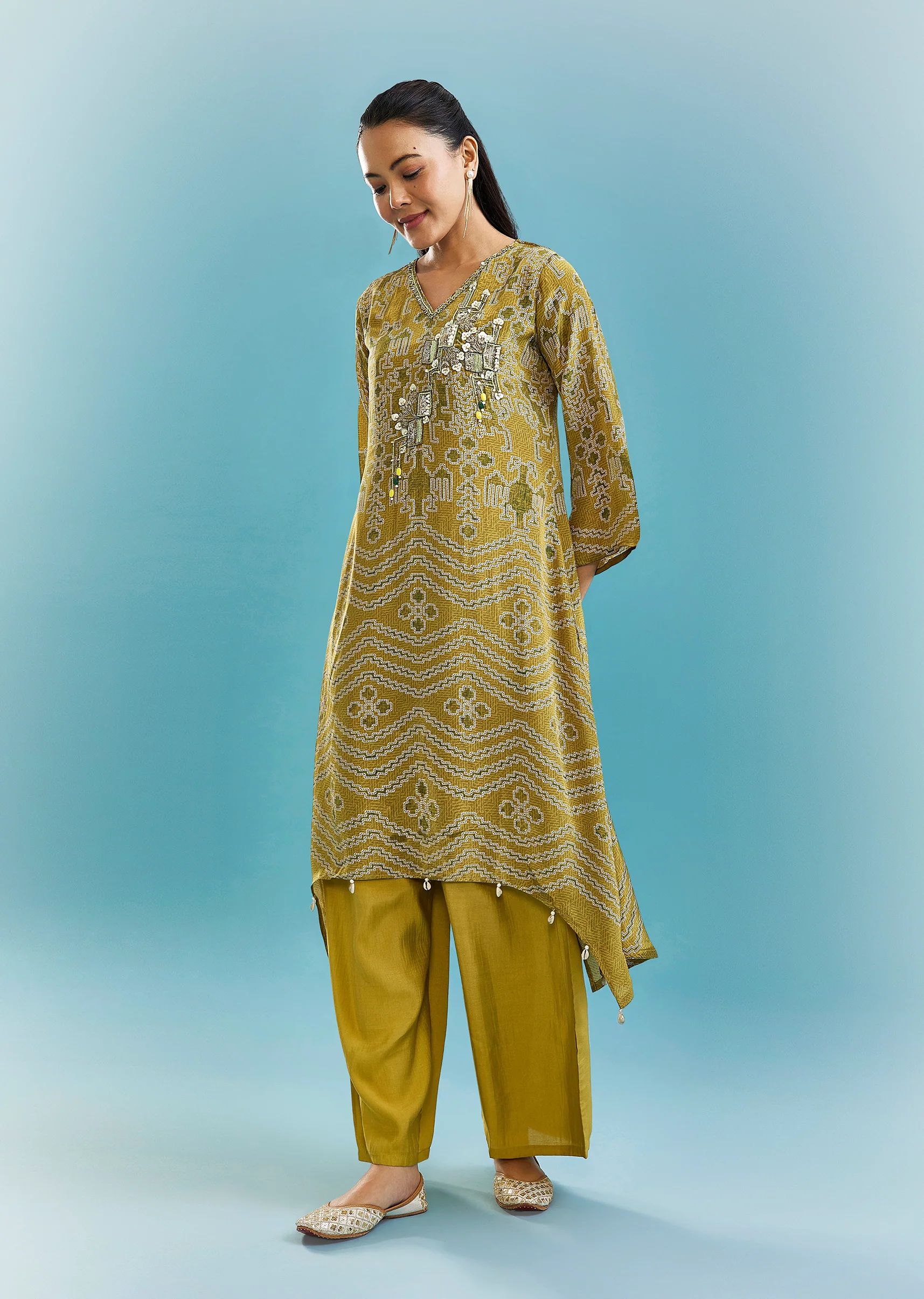Green Kurta Palazzo Set With Cut Dana, Beads And Sequins Work - Image 3