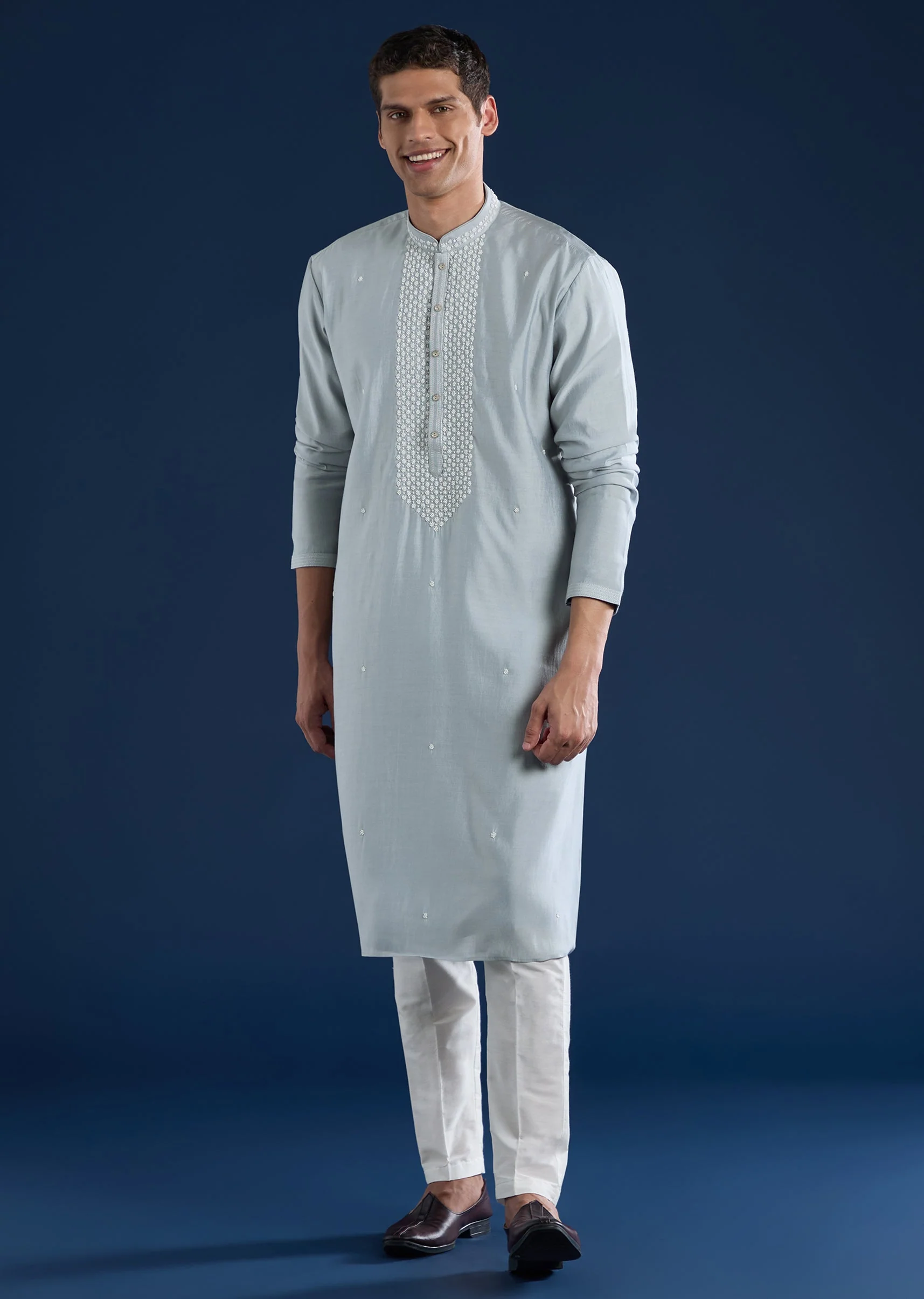 Grey Kurta Set With Cutdana Embroidery - Image 4