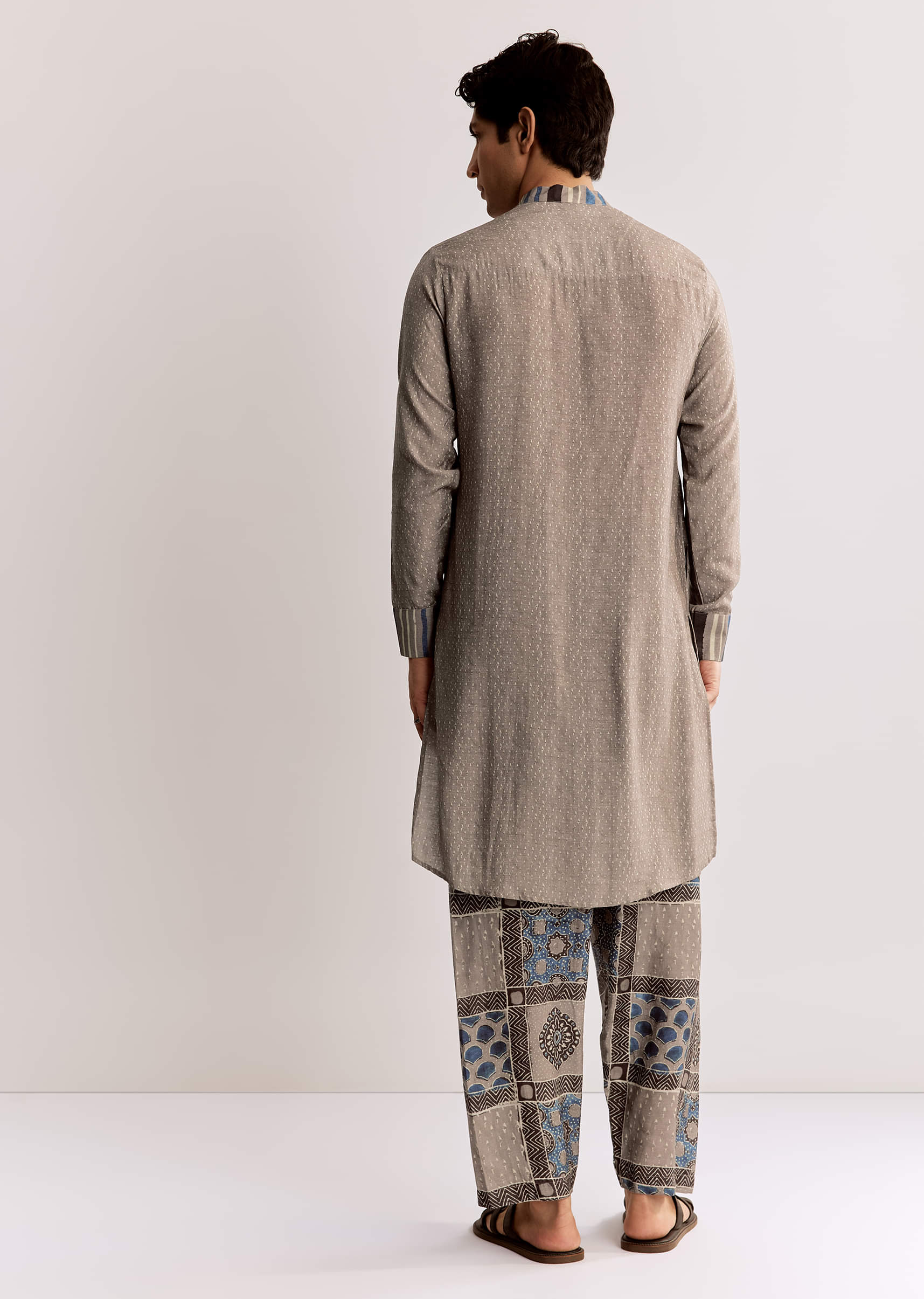 Grey Linen Kurta Set With Ajrakh Printed Pant - Image 5