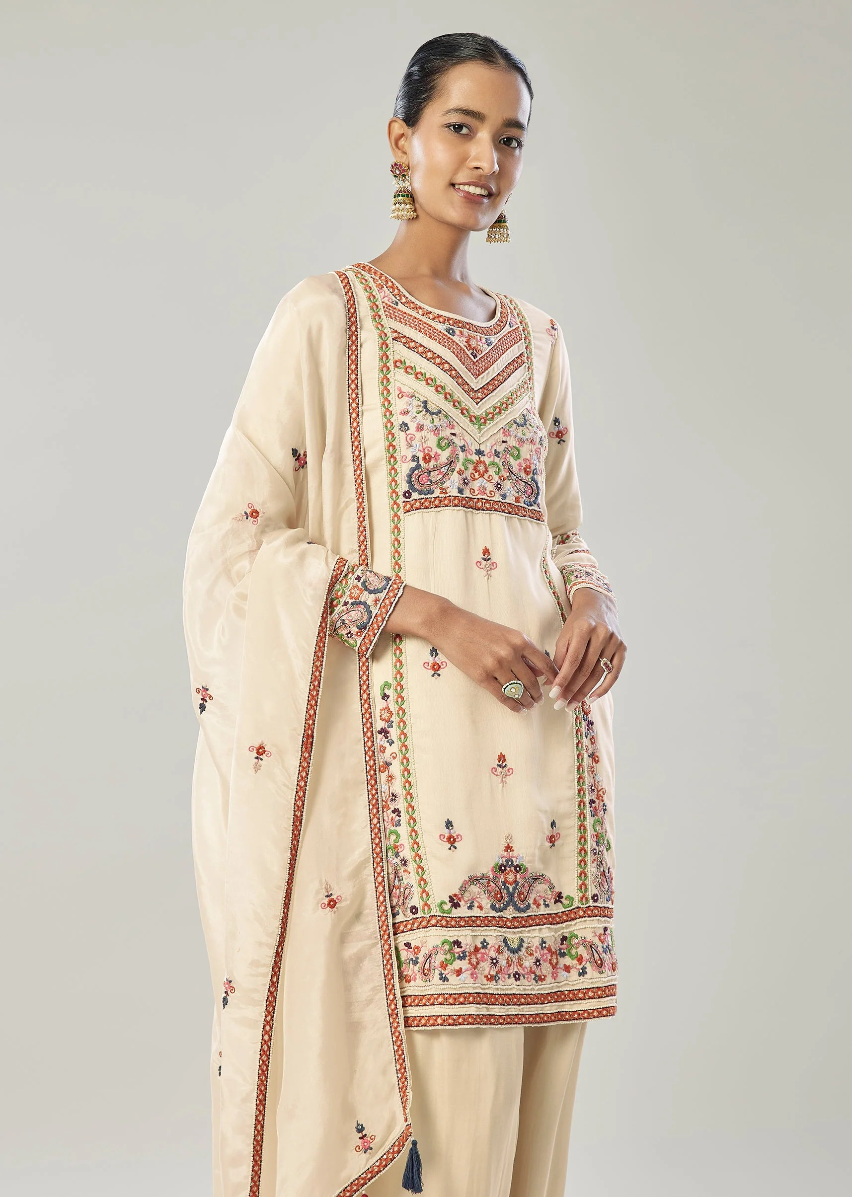 Ivory Kurta Set With Thread And Moti Embroidery - Image 4