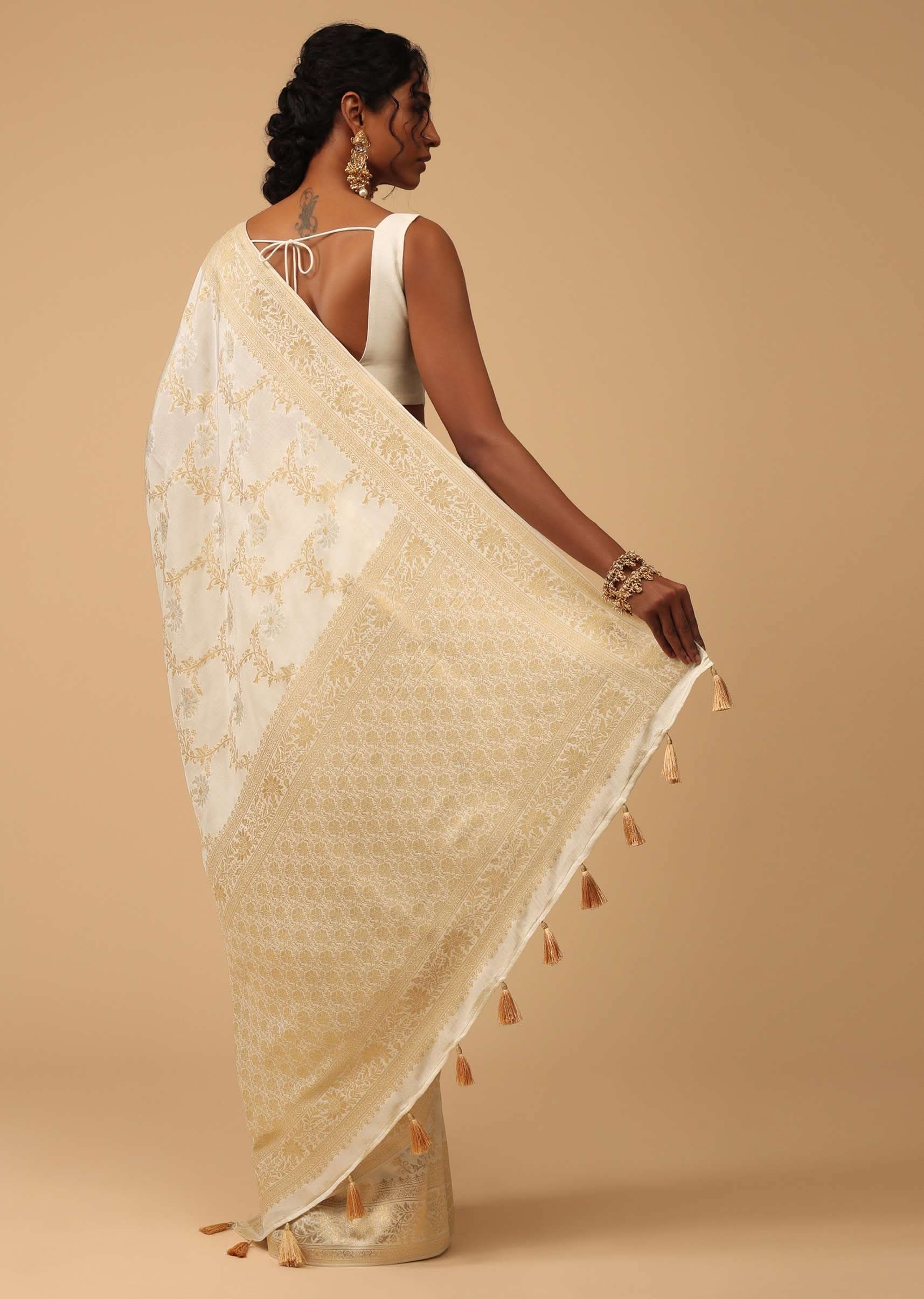 Ivory White Dola Silk Saree With Silver And Gold Jaal Embroidery In Floral Pattern - Image 5