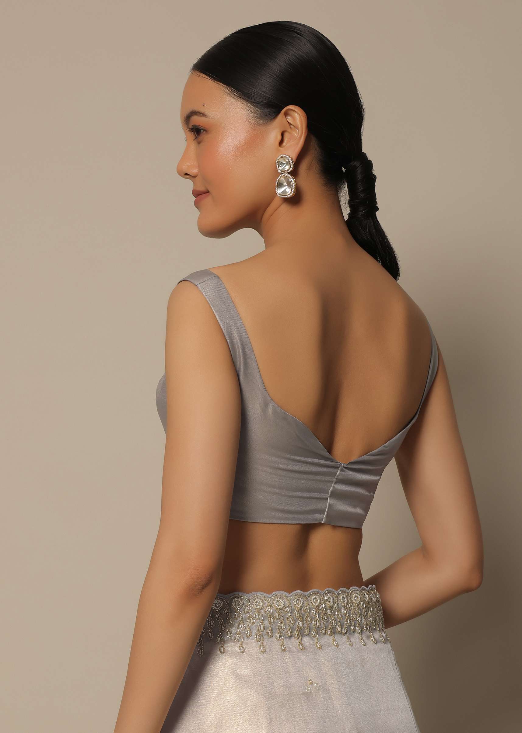 Light Grey Tissue Saree With Bead And Cutdana Work And Unstitched Blouse Piece - Image 8