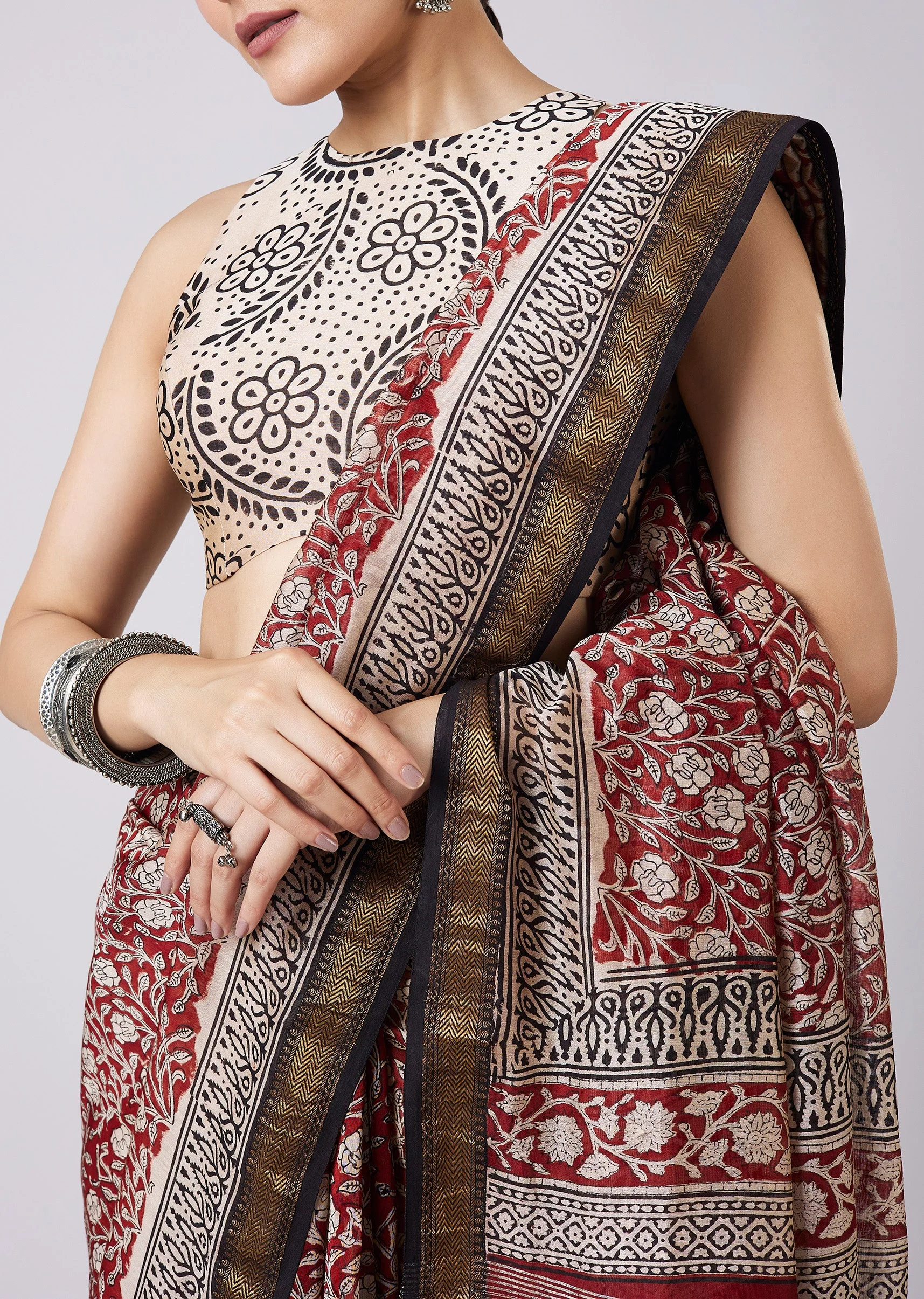 Maroon Block Printed Motif Saree with Unstitched Blouse - Image 2