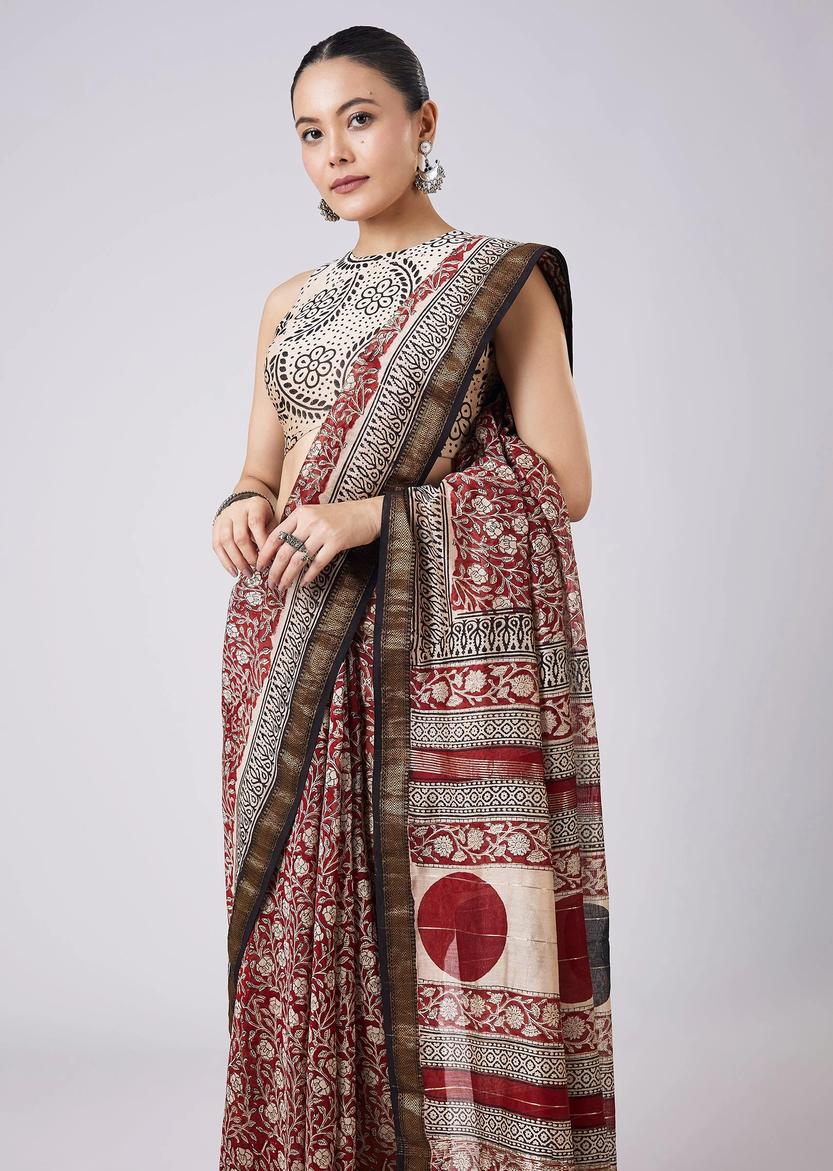 Maroon Block Printed Motif Saree with Unstitched Blouse - Image 5