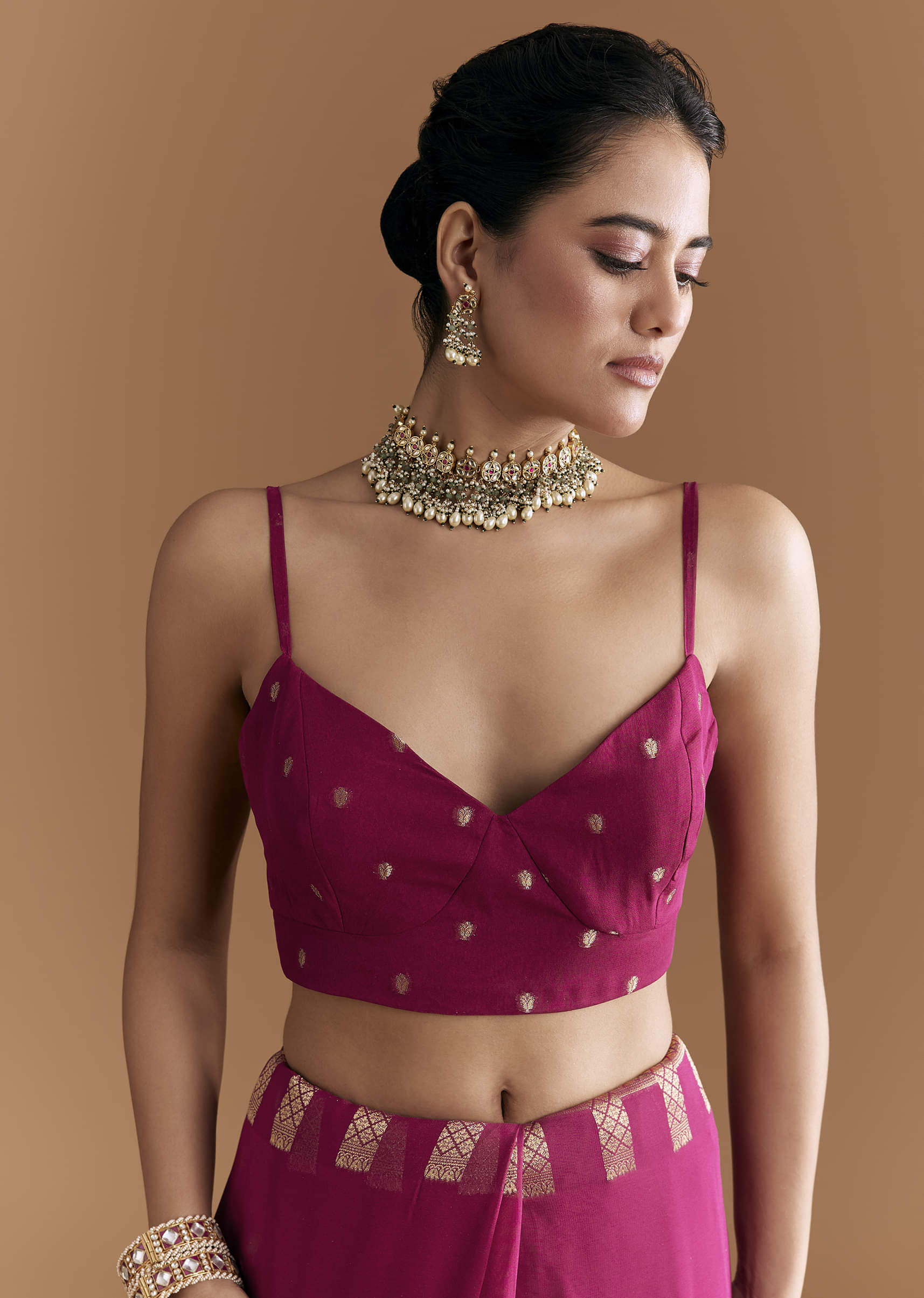 Maroon Khadhi Georgette Saree With Floral And Geometric Zari Work - Image 7