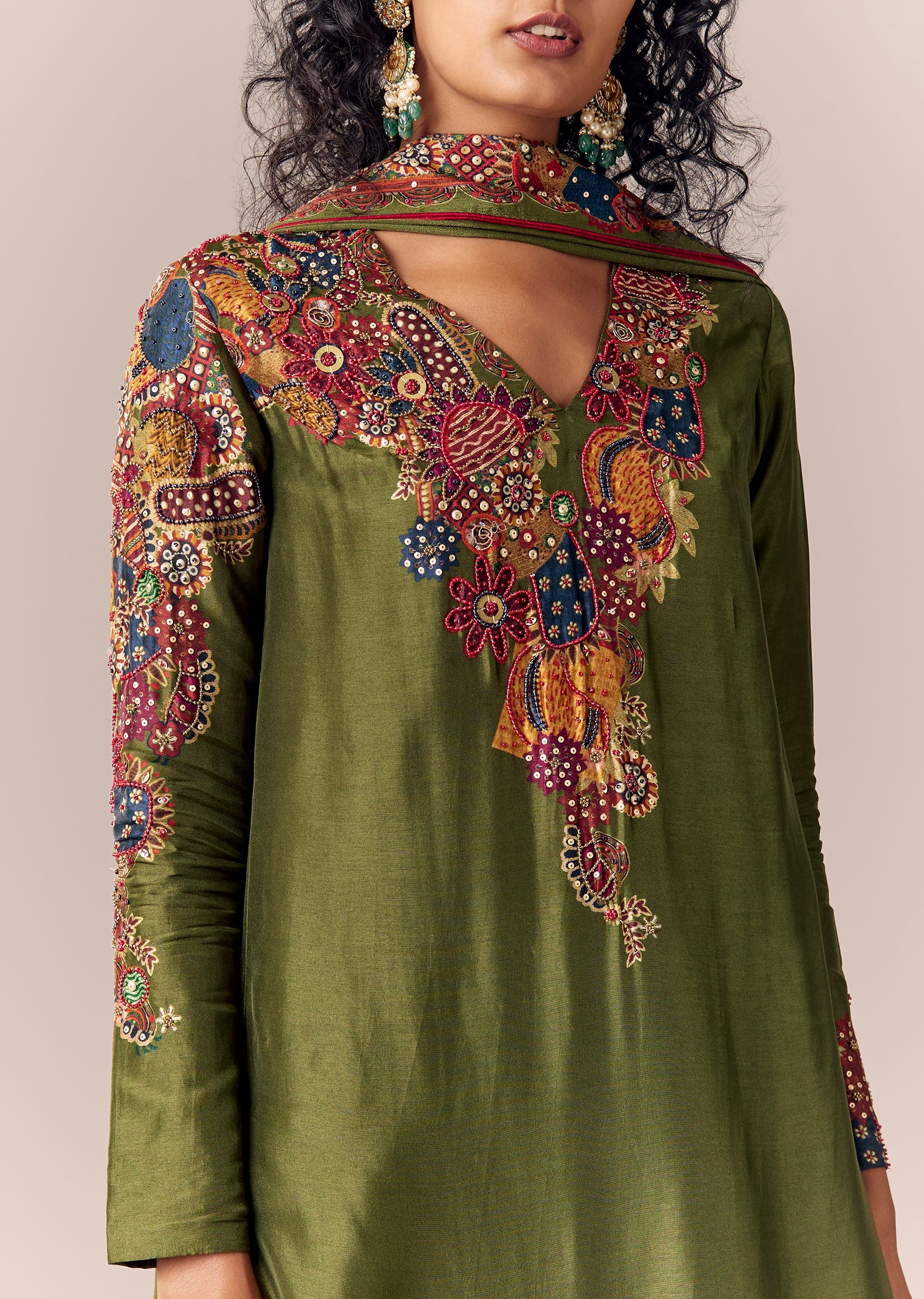 Mehendi Green Printed Kurta Pant Set With Dupatta - Image 2