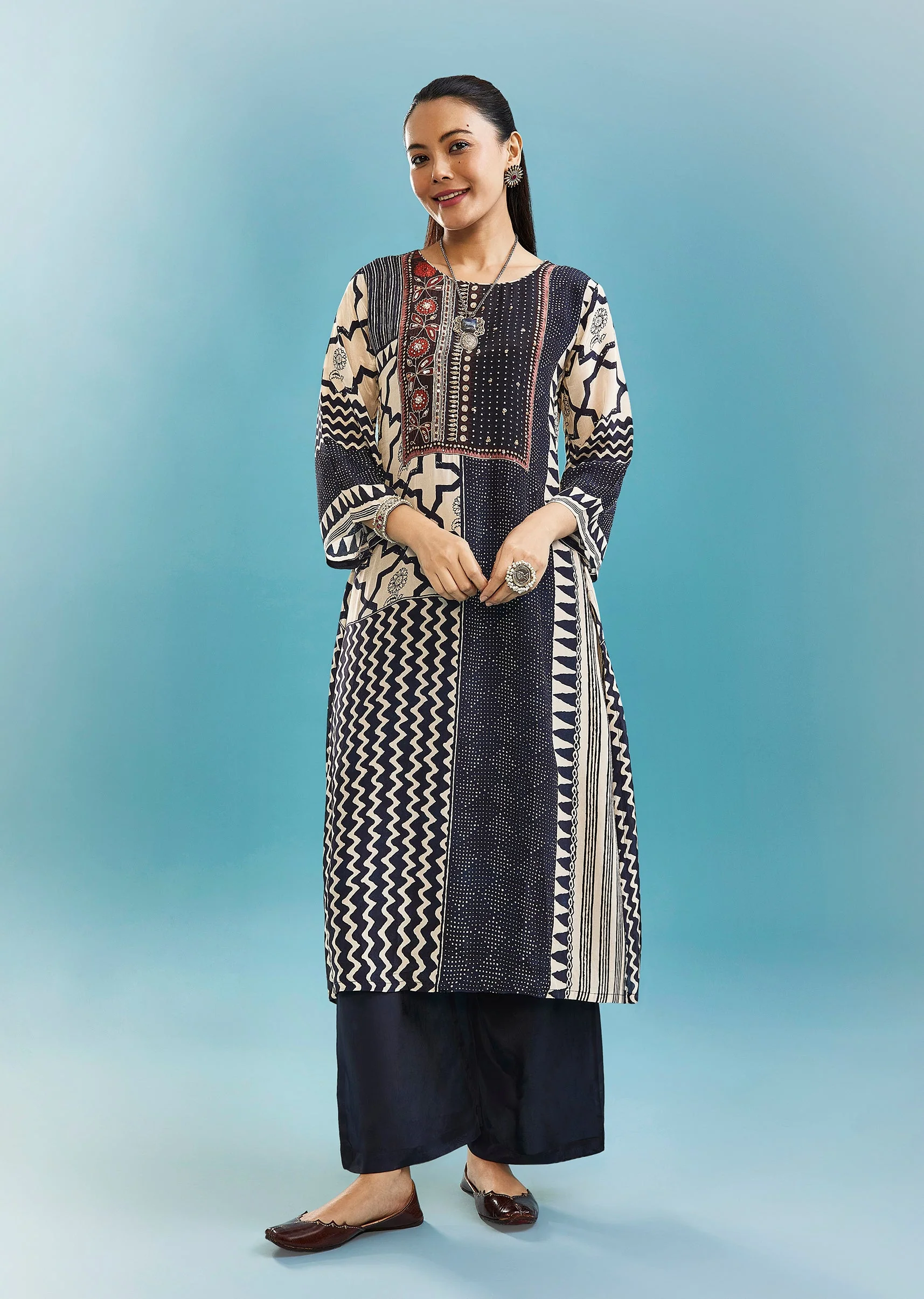 Midnight Blue Printed Kurta Set With Zari And Sequins Work - Image 3
