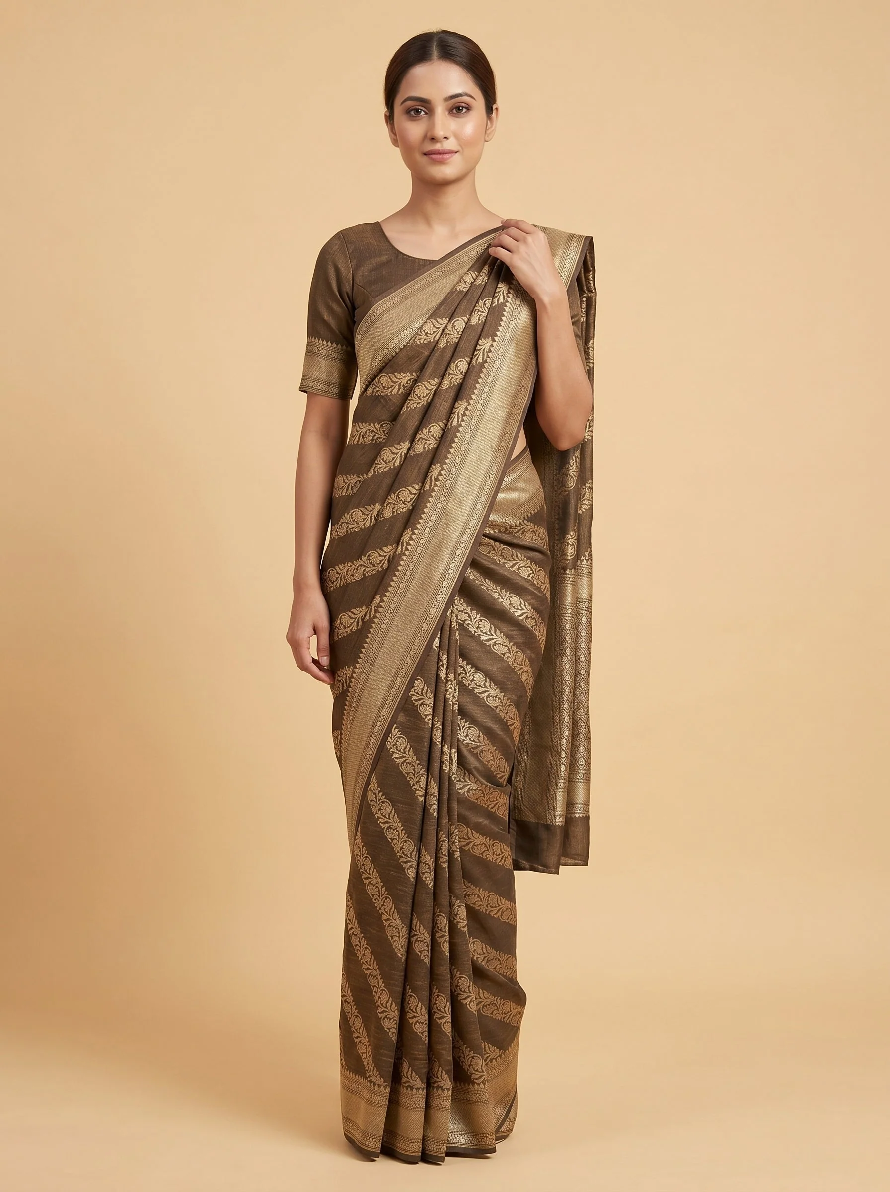 Midnight Noir Glow Saree