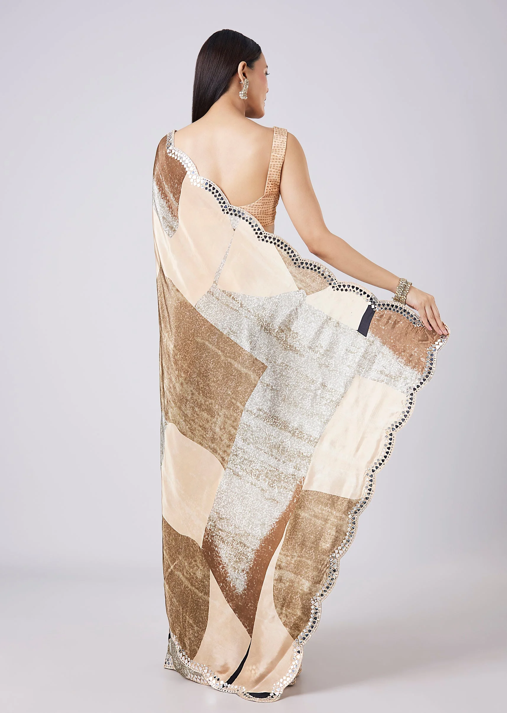 Multicolor Abstract Print Saree with Blouse - Image 4