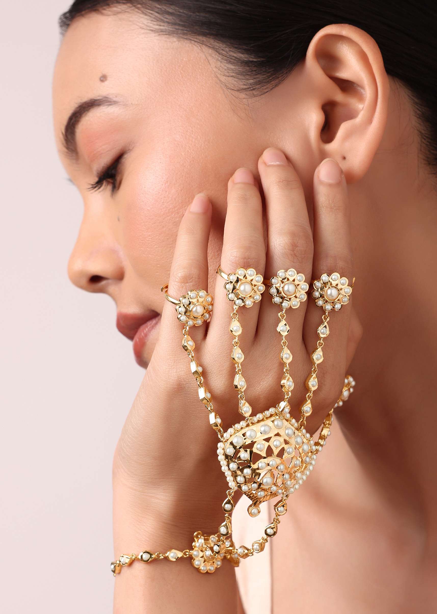 Multicolor Floral Kundan Hathphool With Pearls